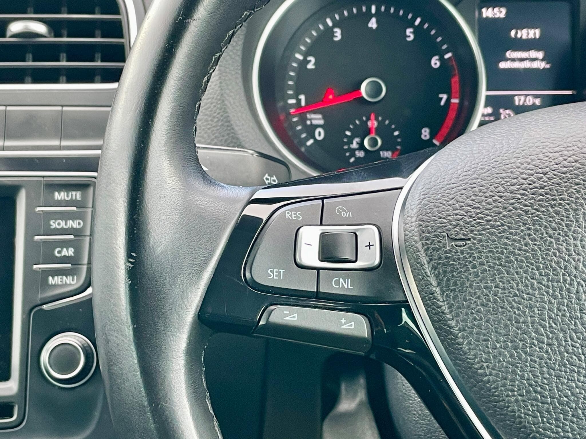 Volkswagen Polo view 22
