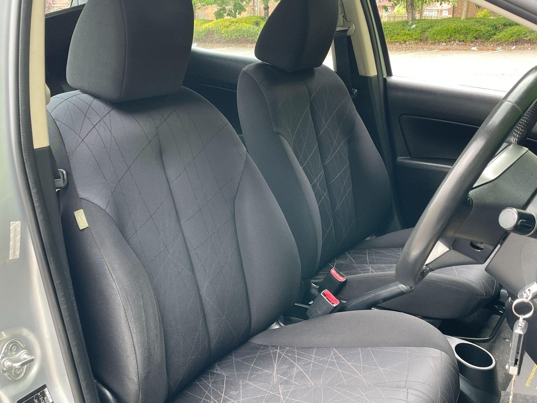 Mazda Mazda2 view 20