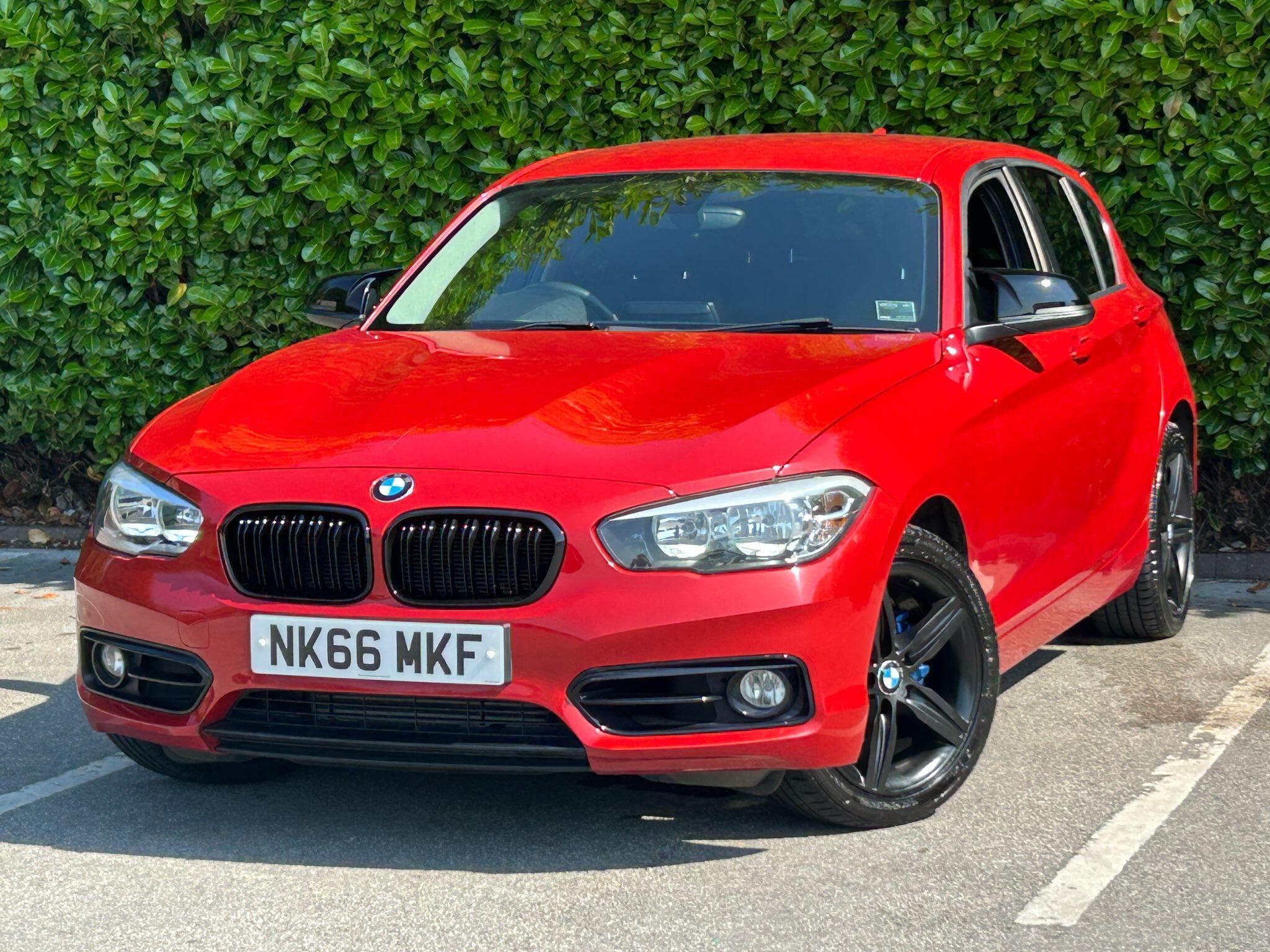 BMW 1 Series view 4