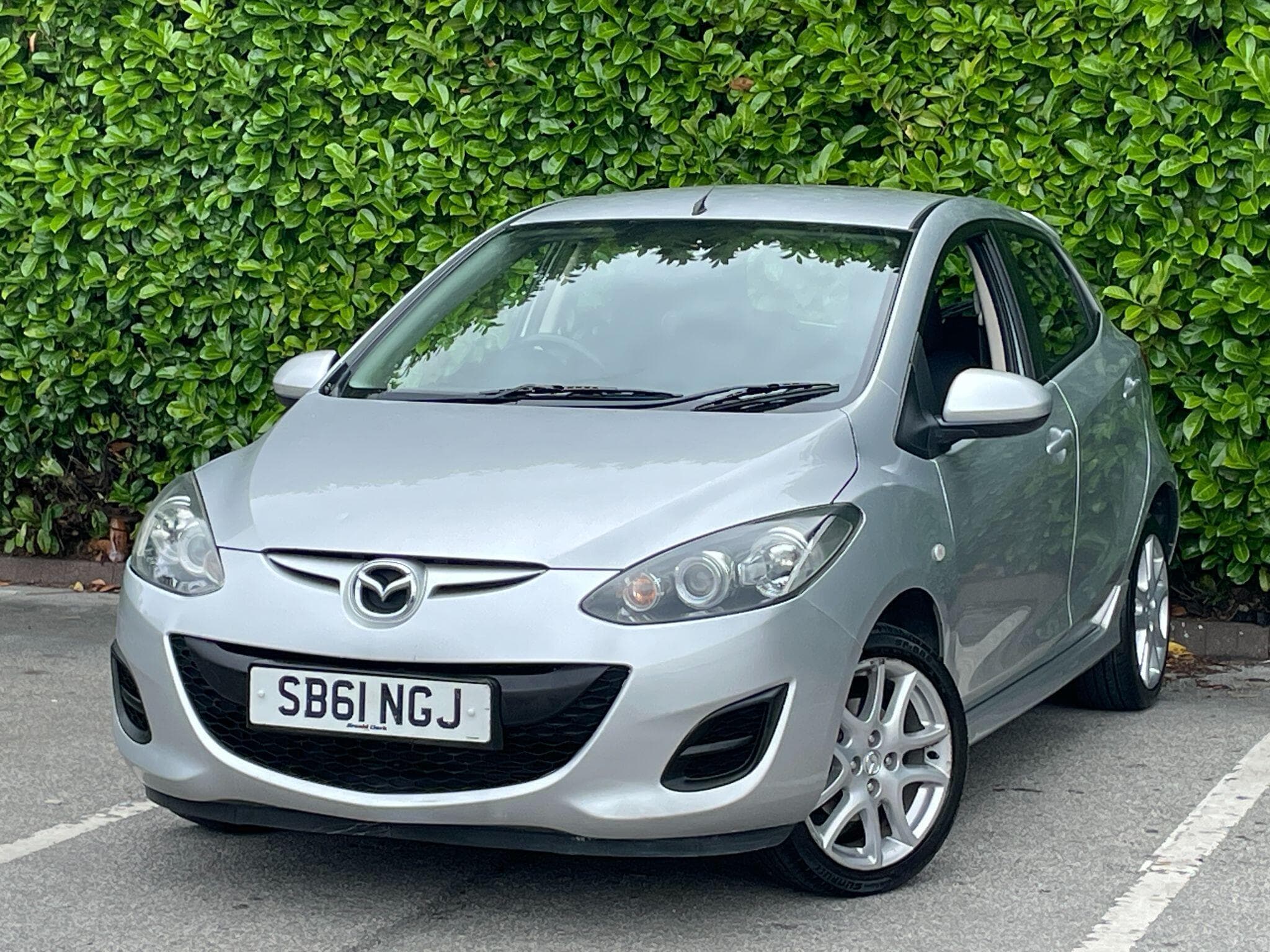 Mazda Mazda2 view 4
