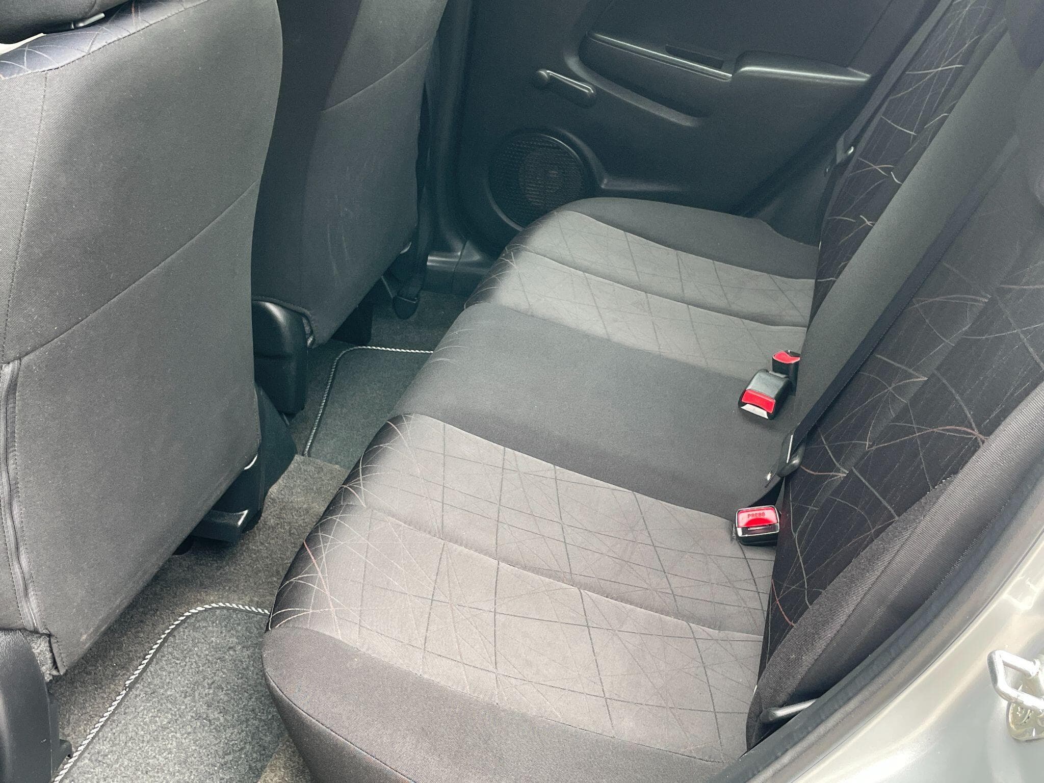 Mazda Mazda2 view 23