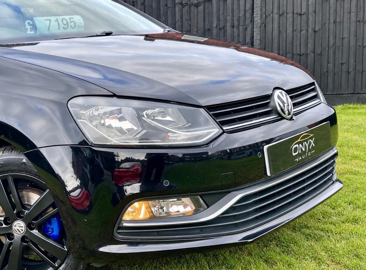 Volkswagen Polo view 2