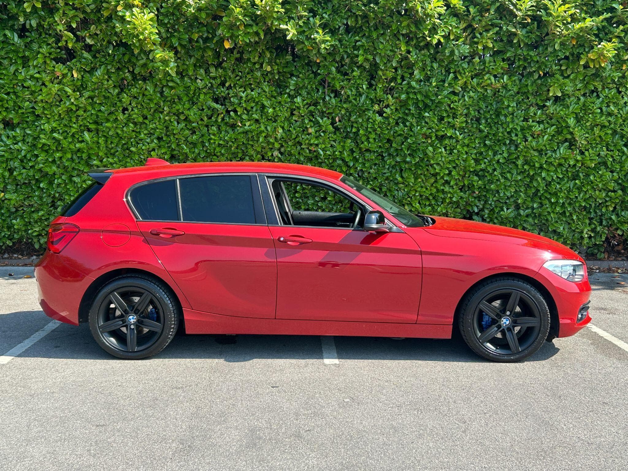BMW 1 Series view 9