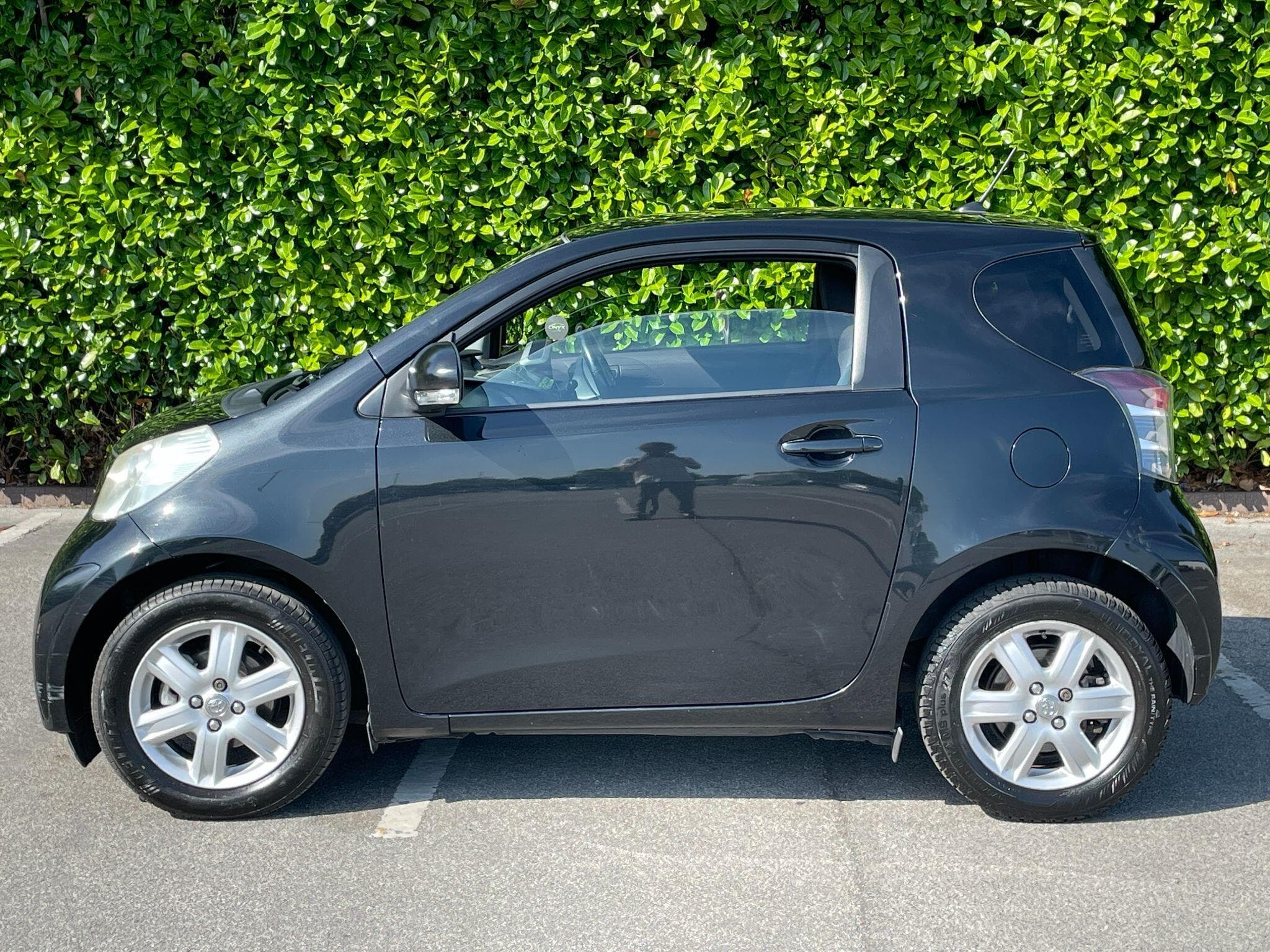 Toyota iQ view 6