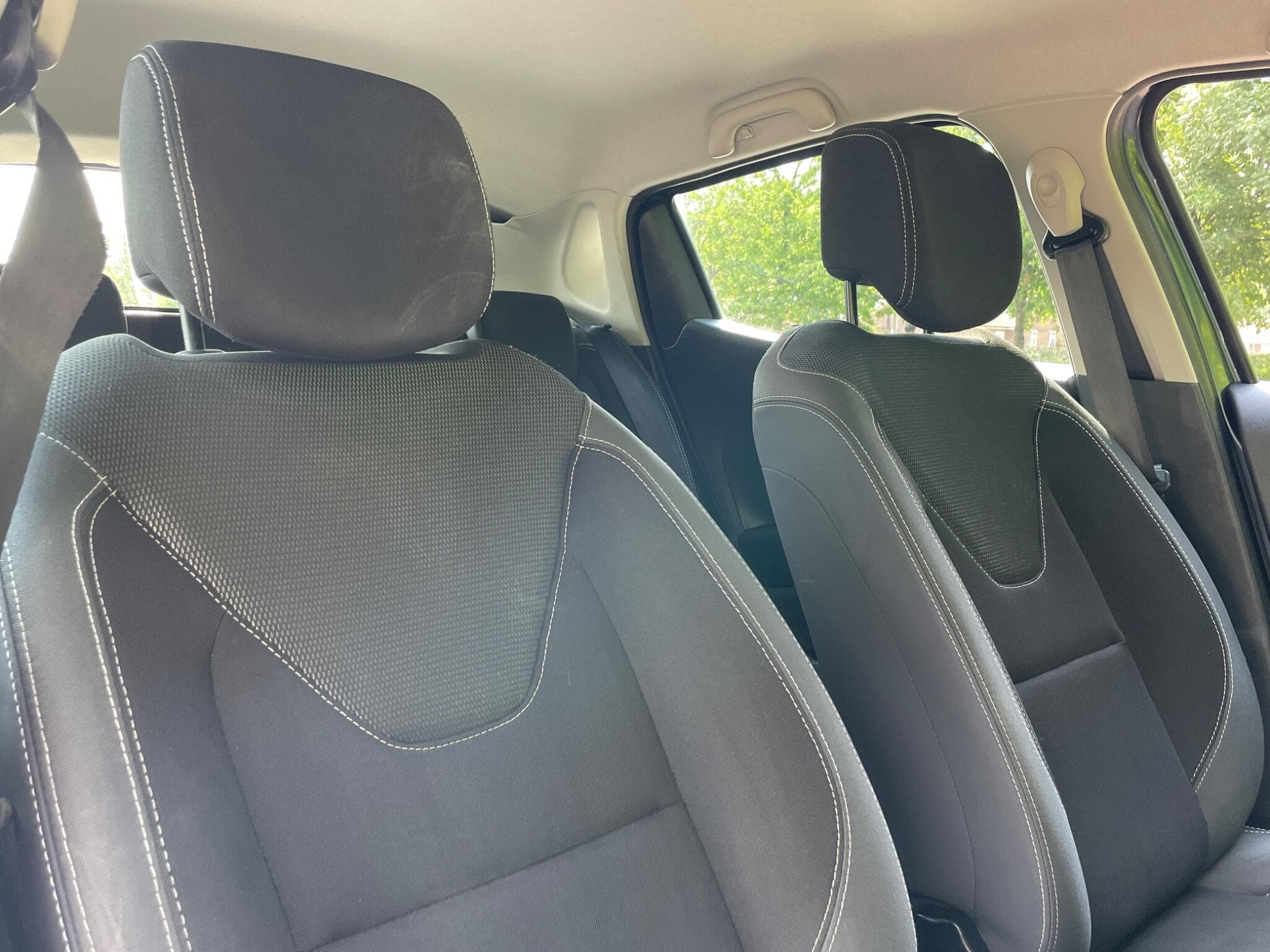 Renault Clio view 14
