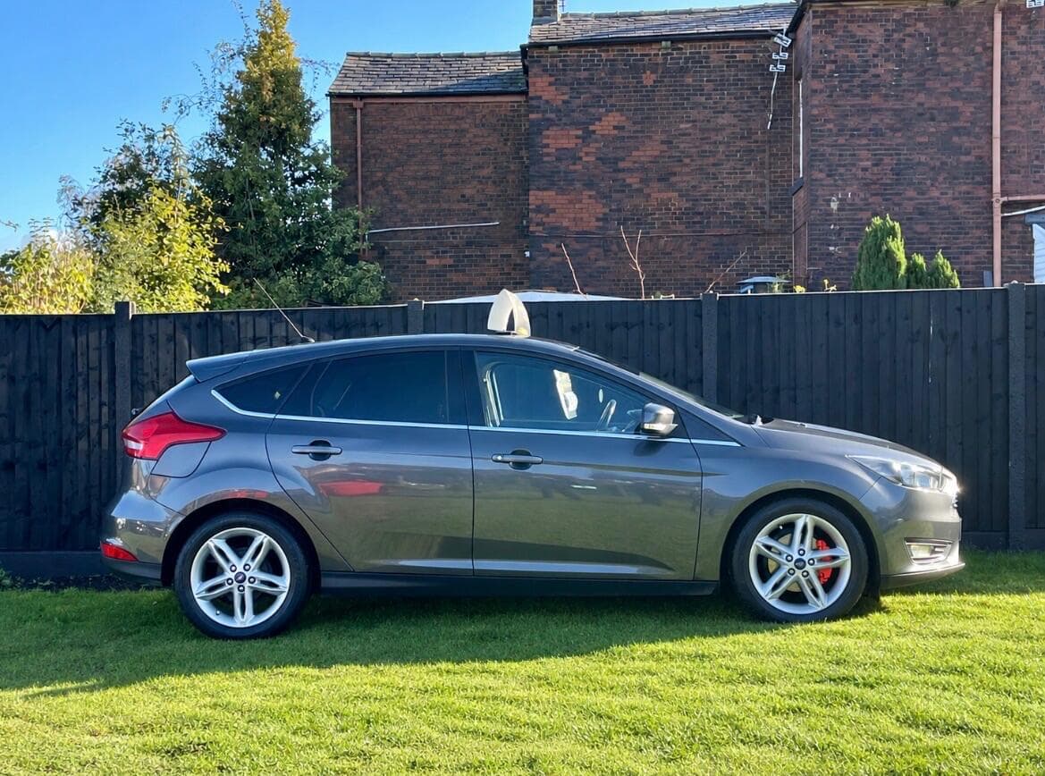 Ford Focus view 10