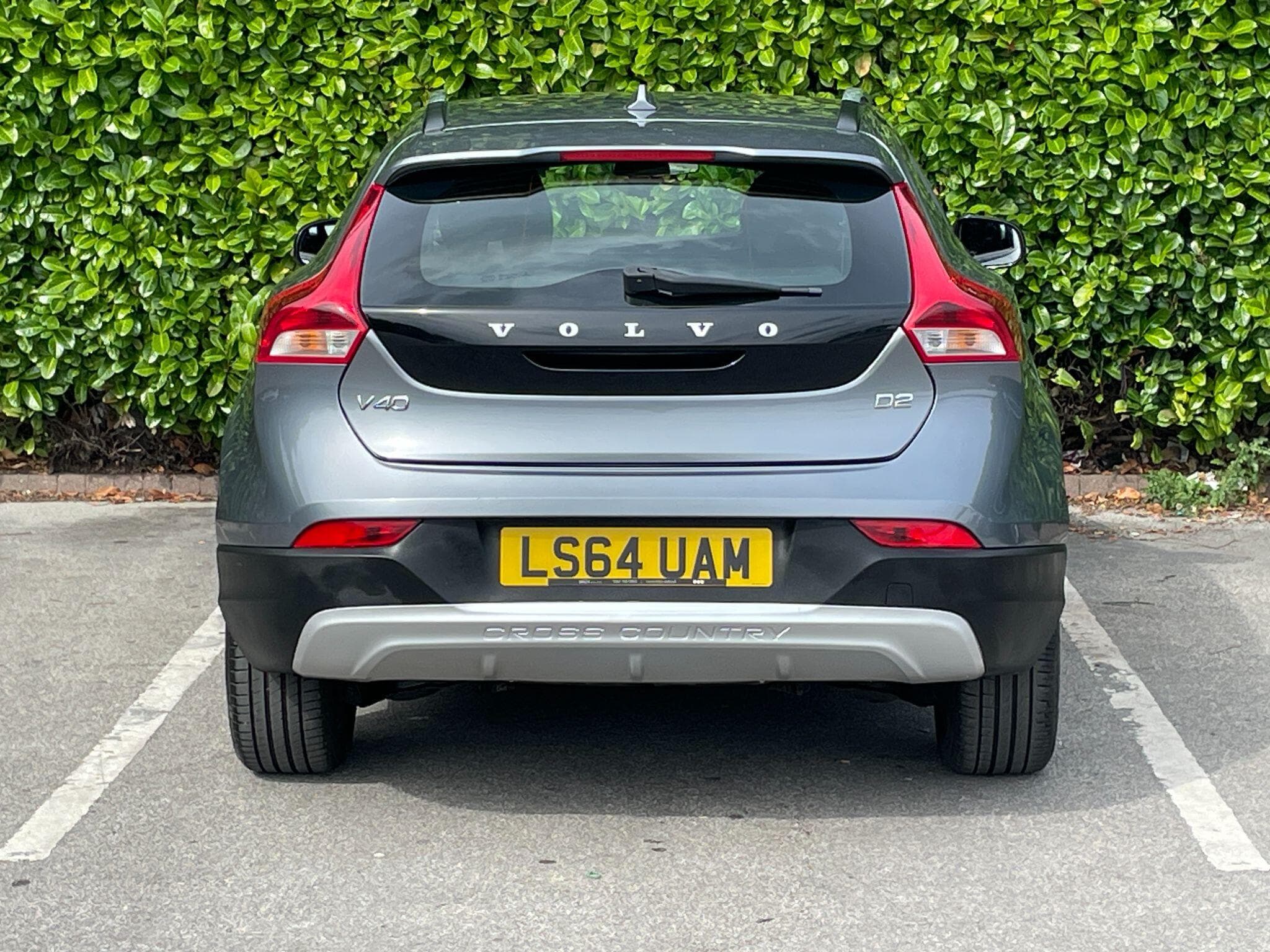 Volvo V40 Cross Country view 9