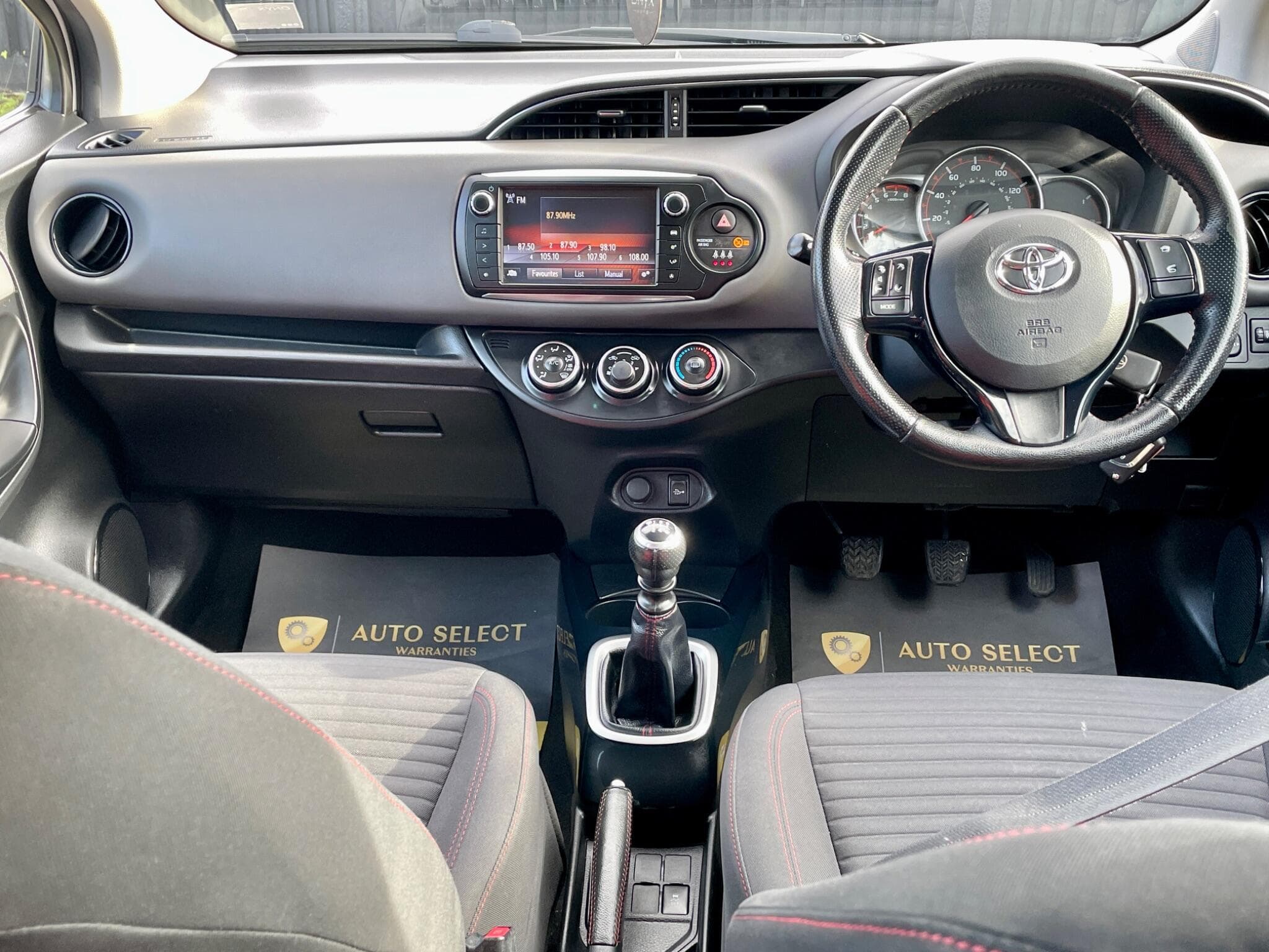 Toyota Yaris view 21