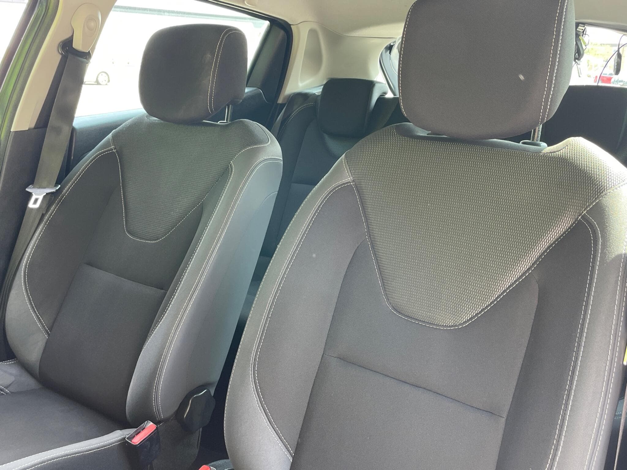 Renault Clio view 17