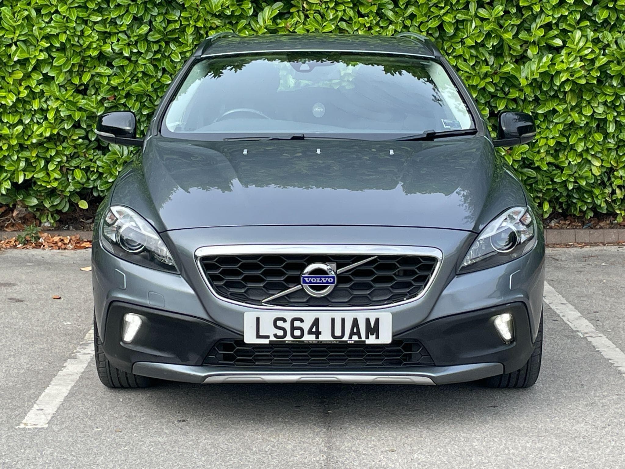 Volvo V40 Cross Country view 3