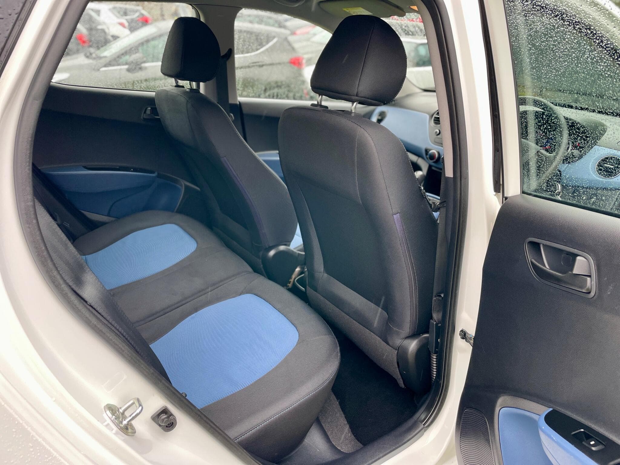 Hyundai i10 view 27
