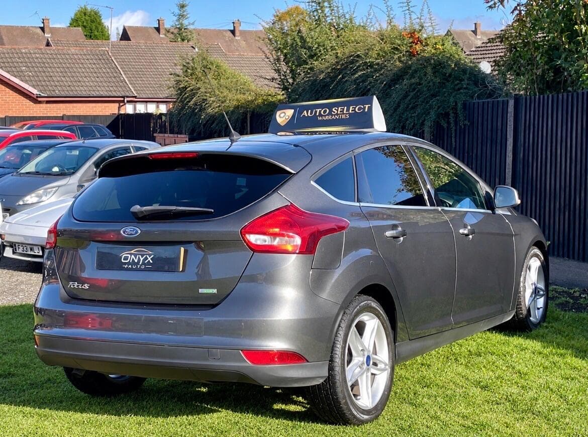 Ford Focus view 8