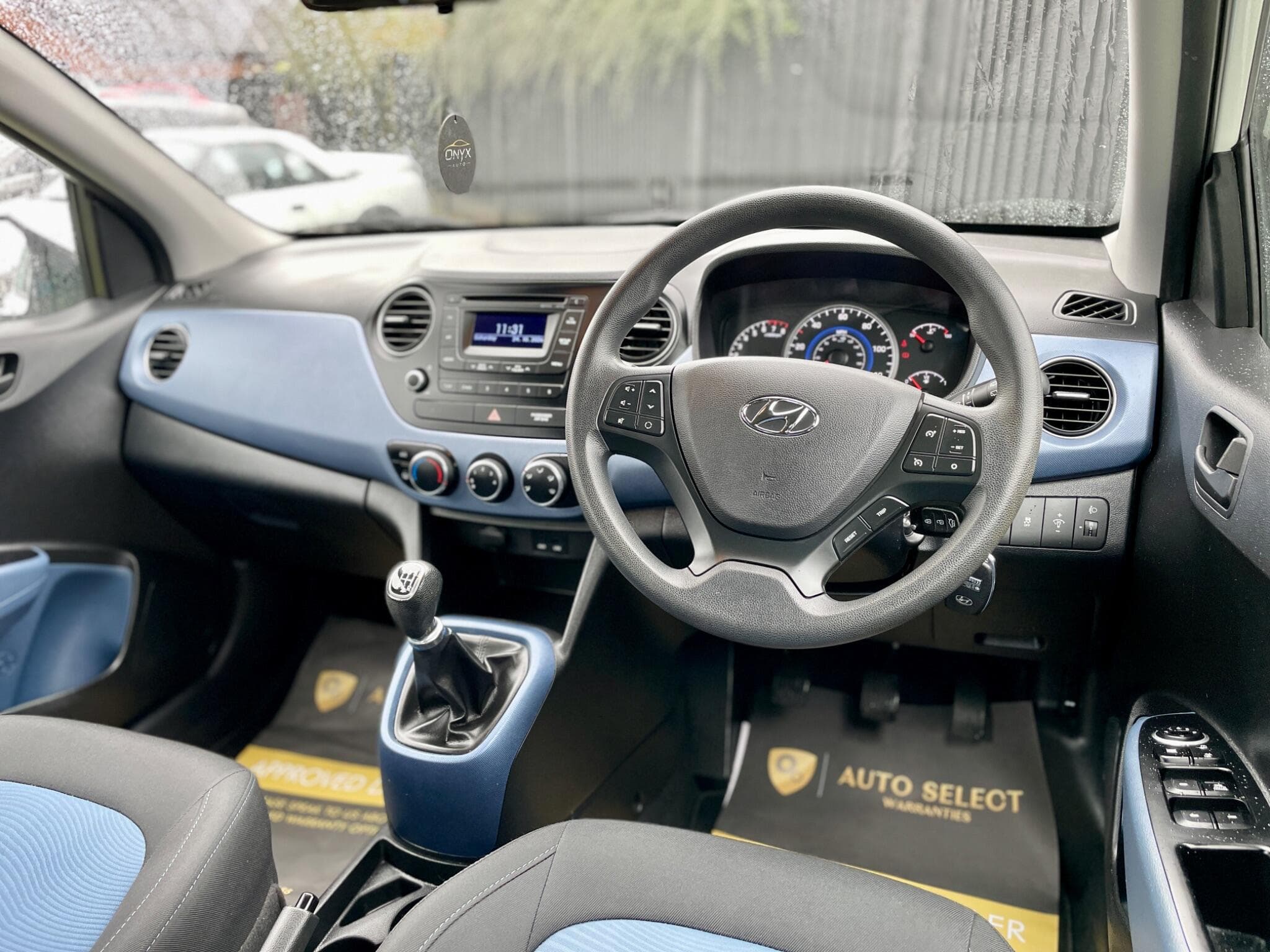 Hyundai i10 view 16