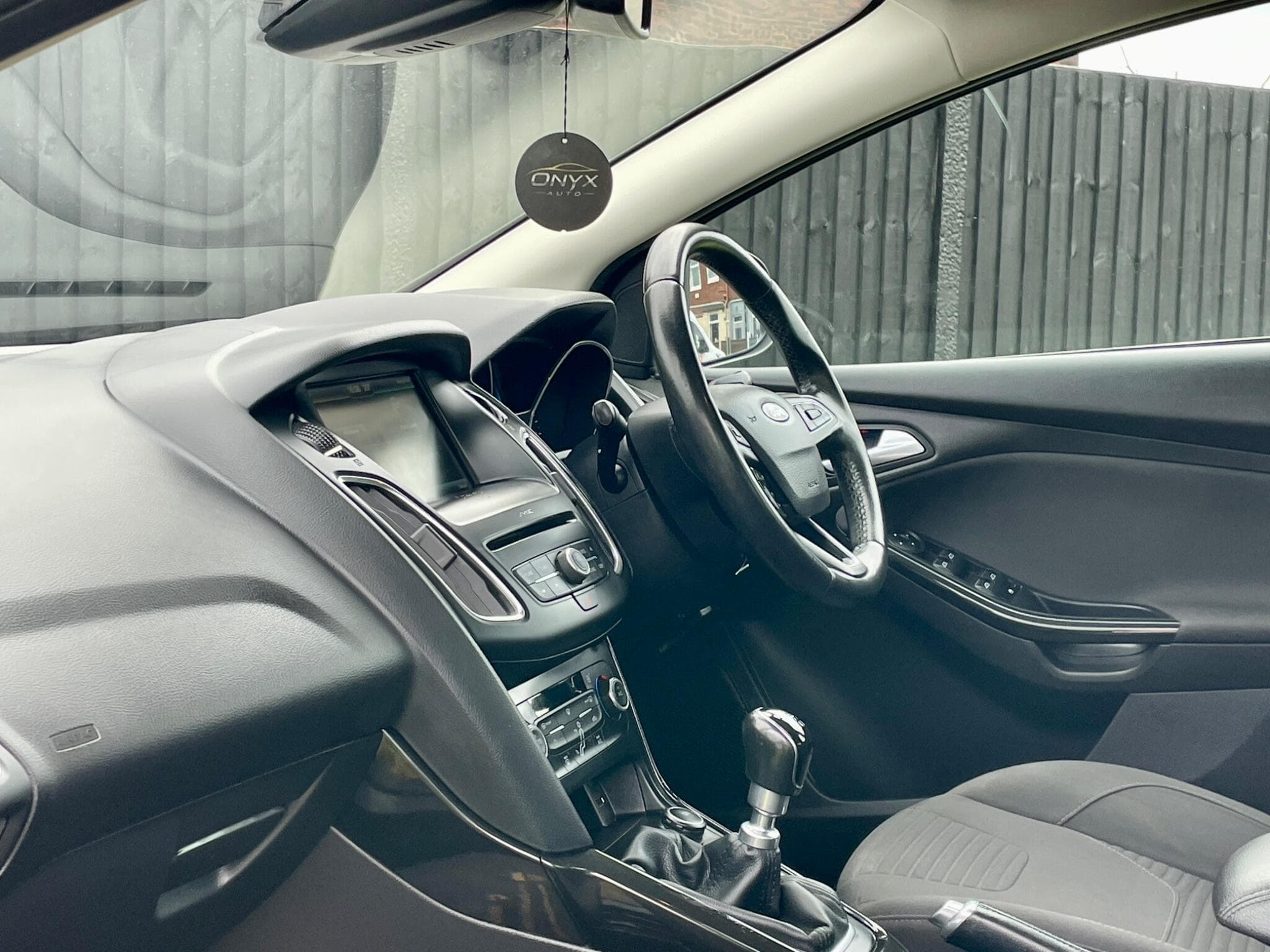 Ford Focus view 21