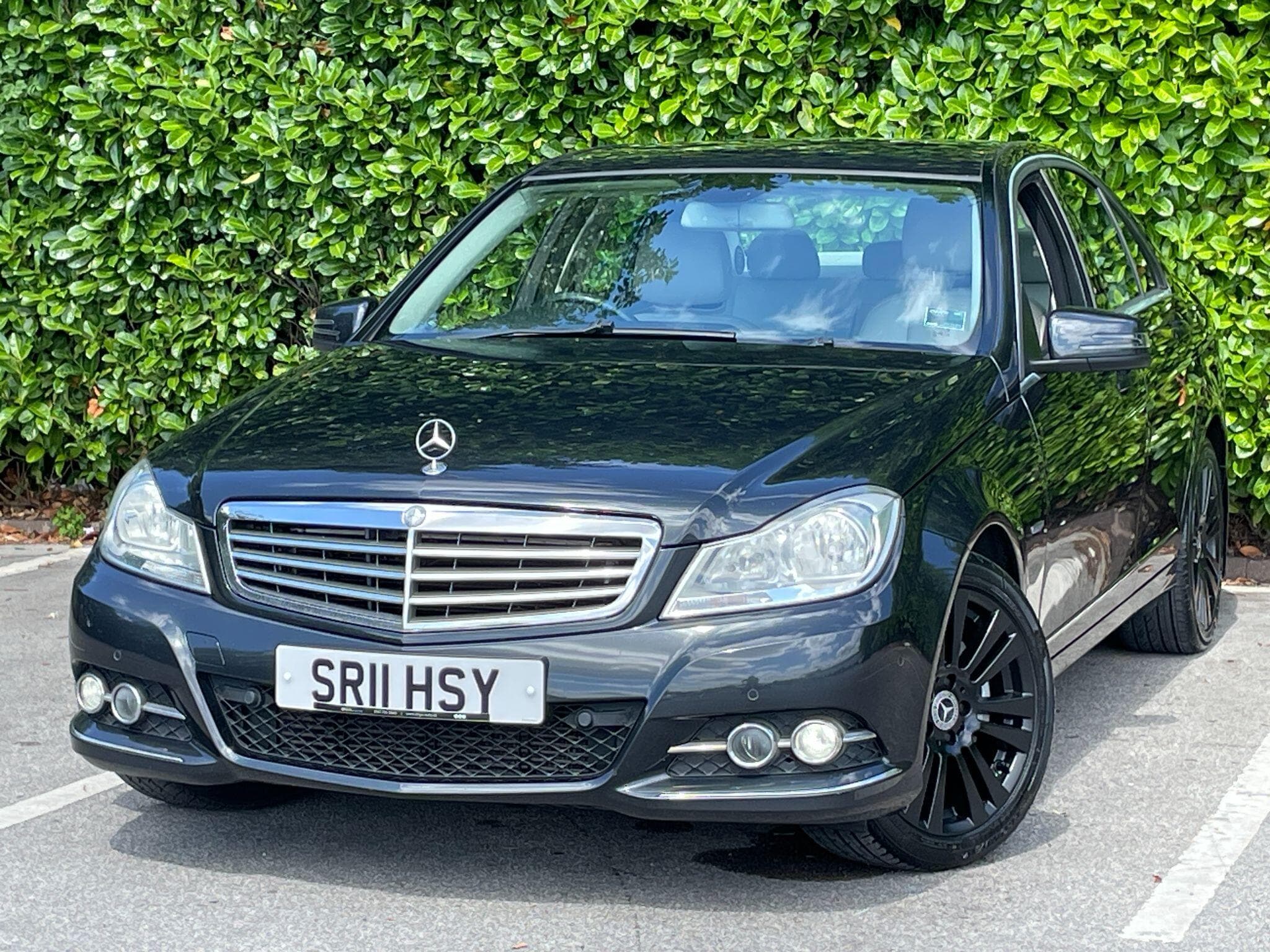 Mercedes-Benz C Class view 4