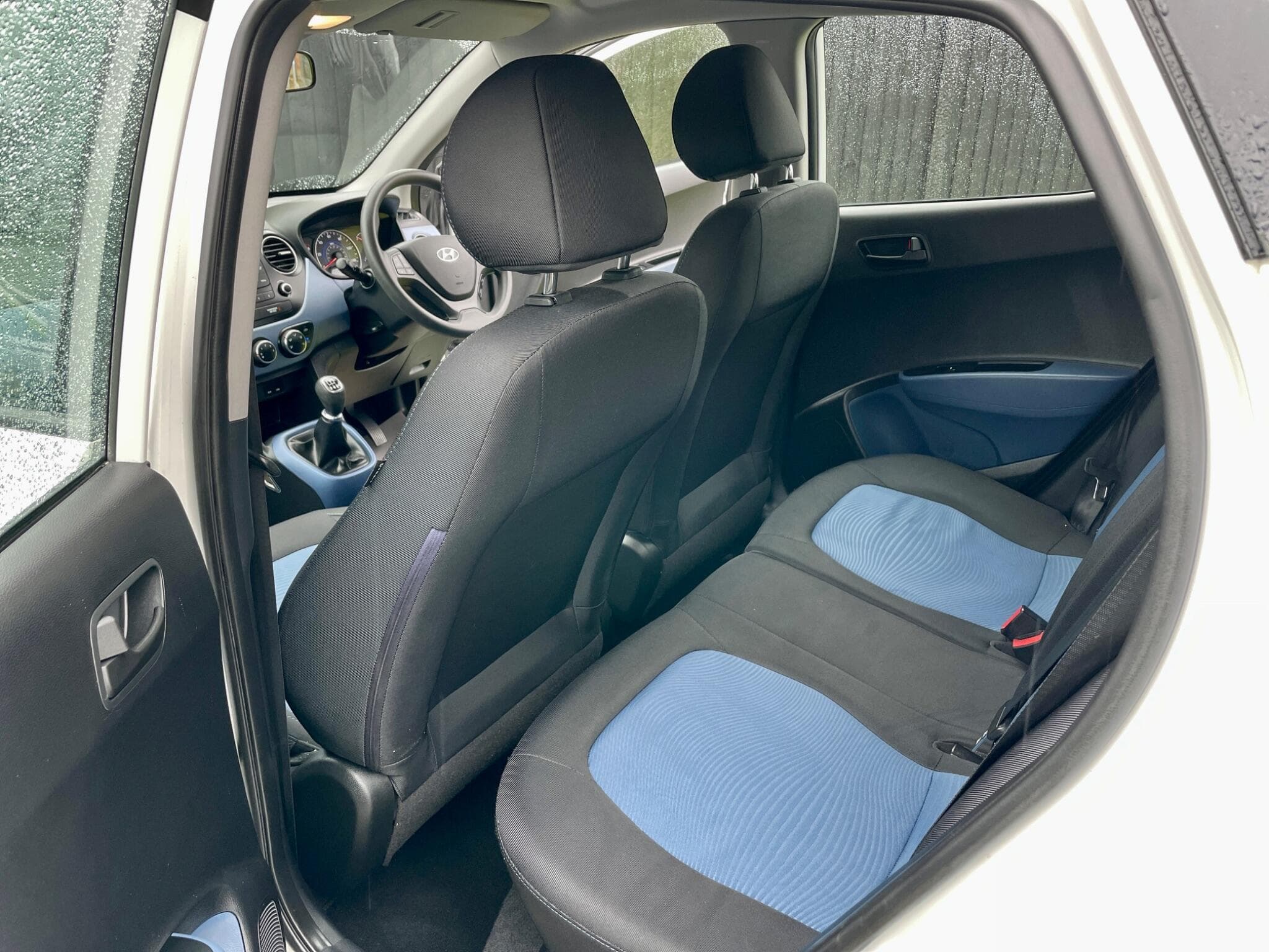Hyundai i10 view 28