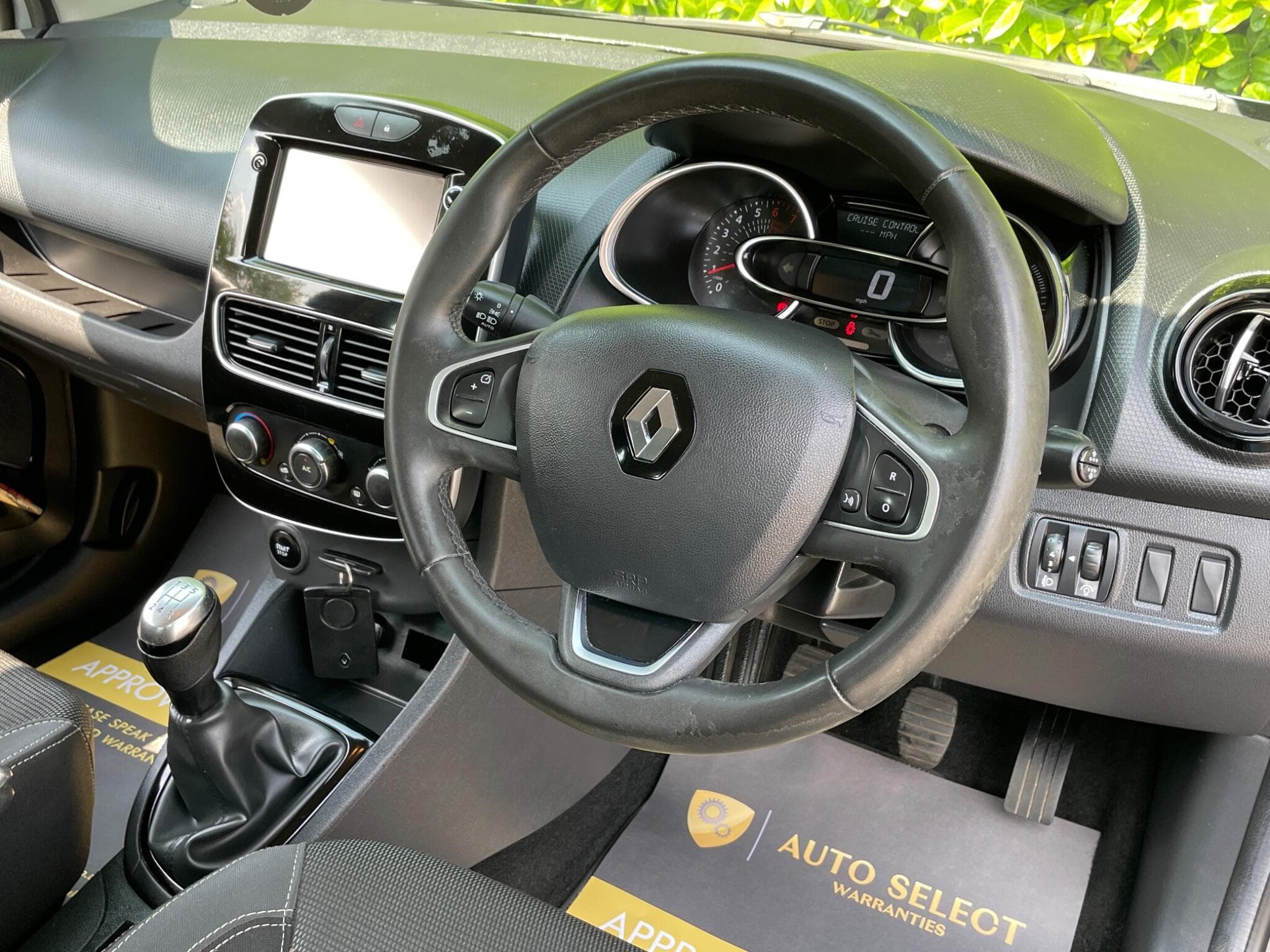 Renault Clio view 30