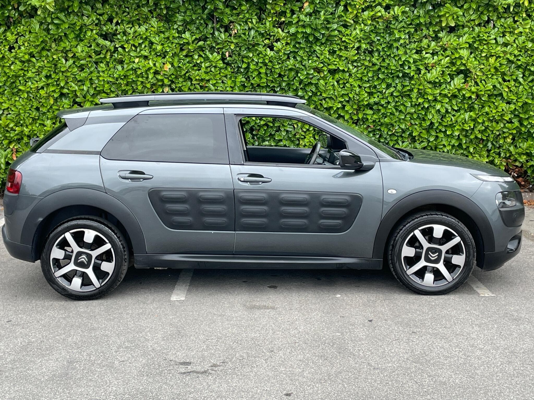 Citroen C4 Cactus view 8