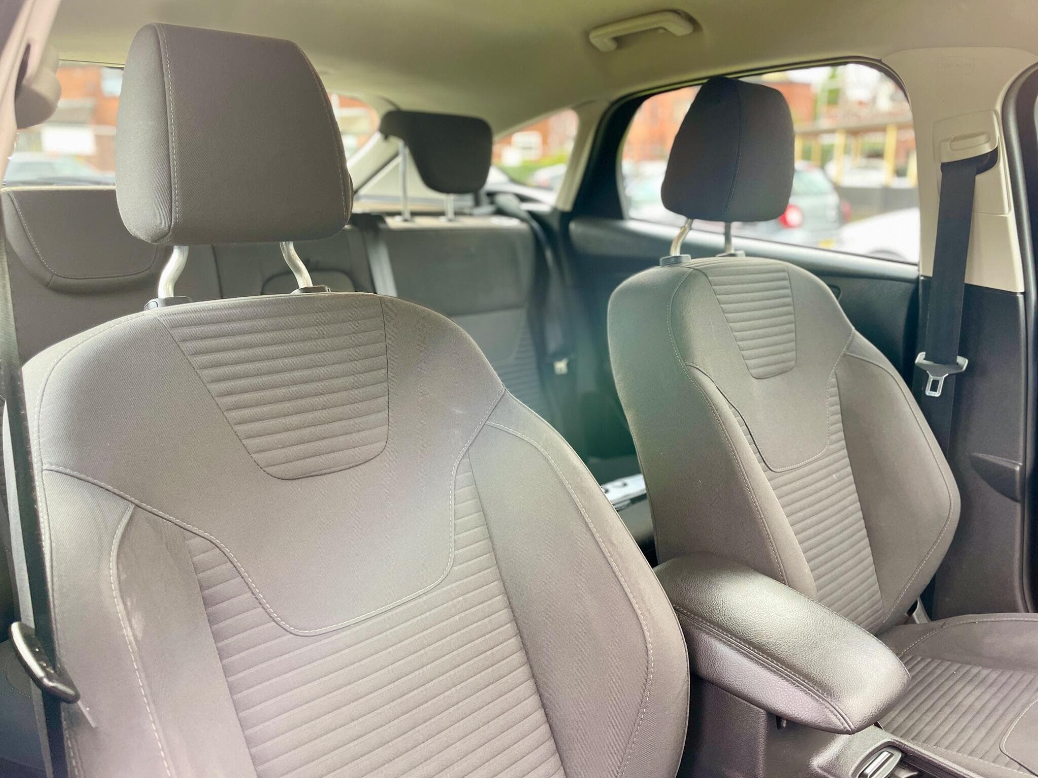 Ford Focus view 25