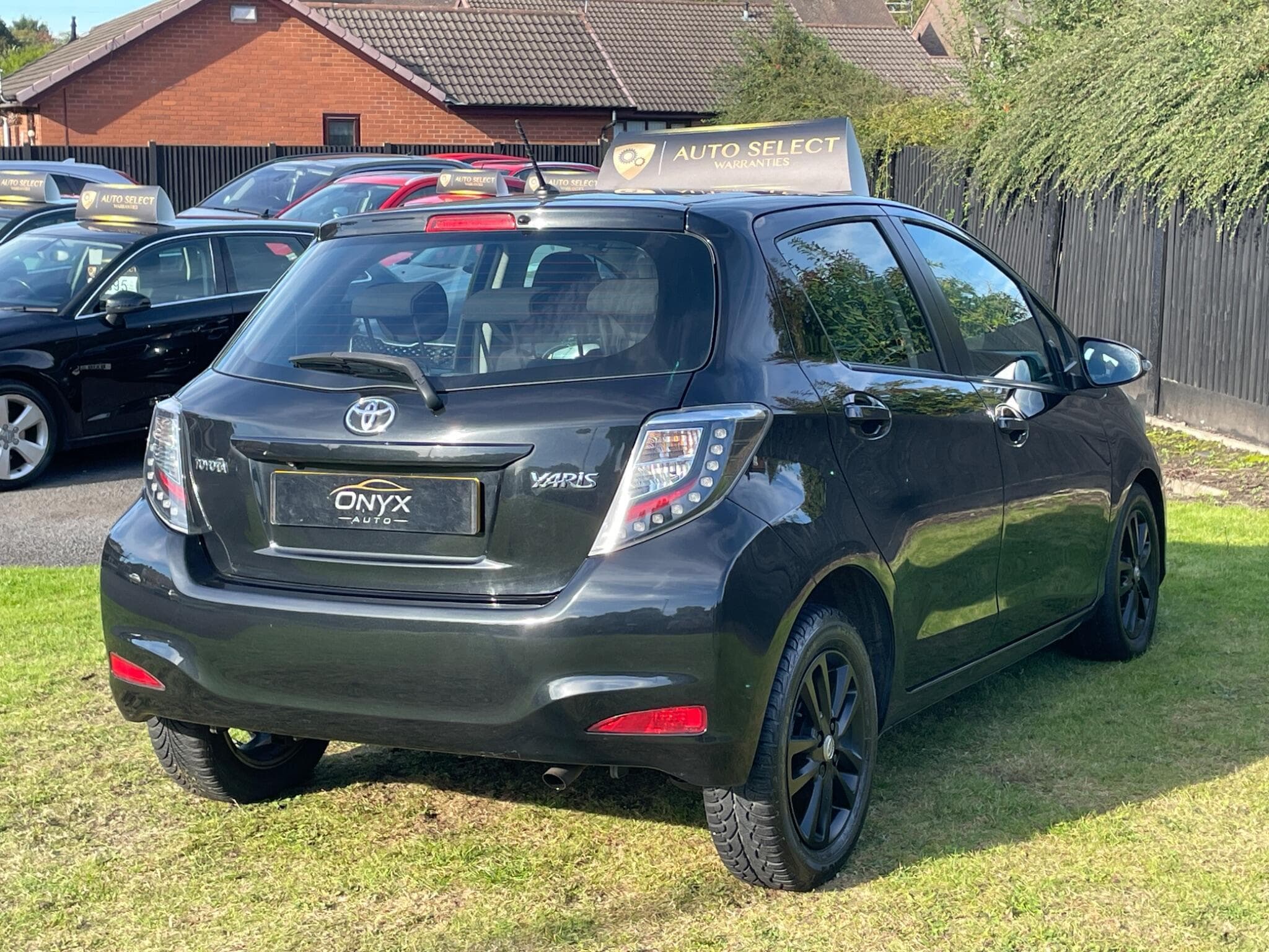 Toyota Yaris view 9