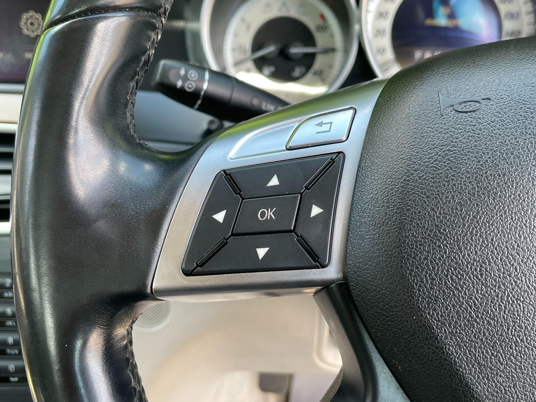 Mercedes-Benz C Class view 17