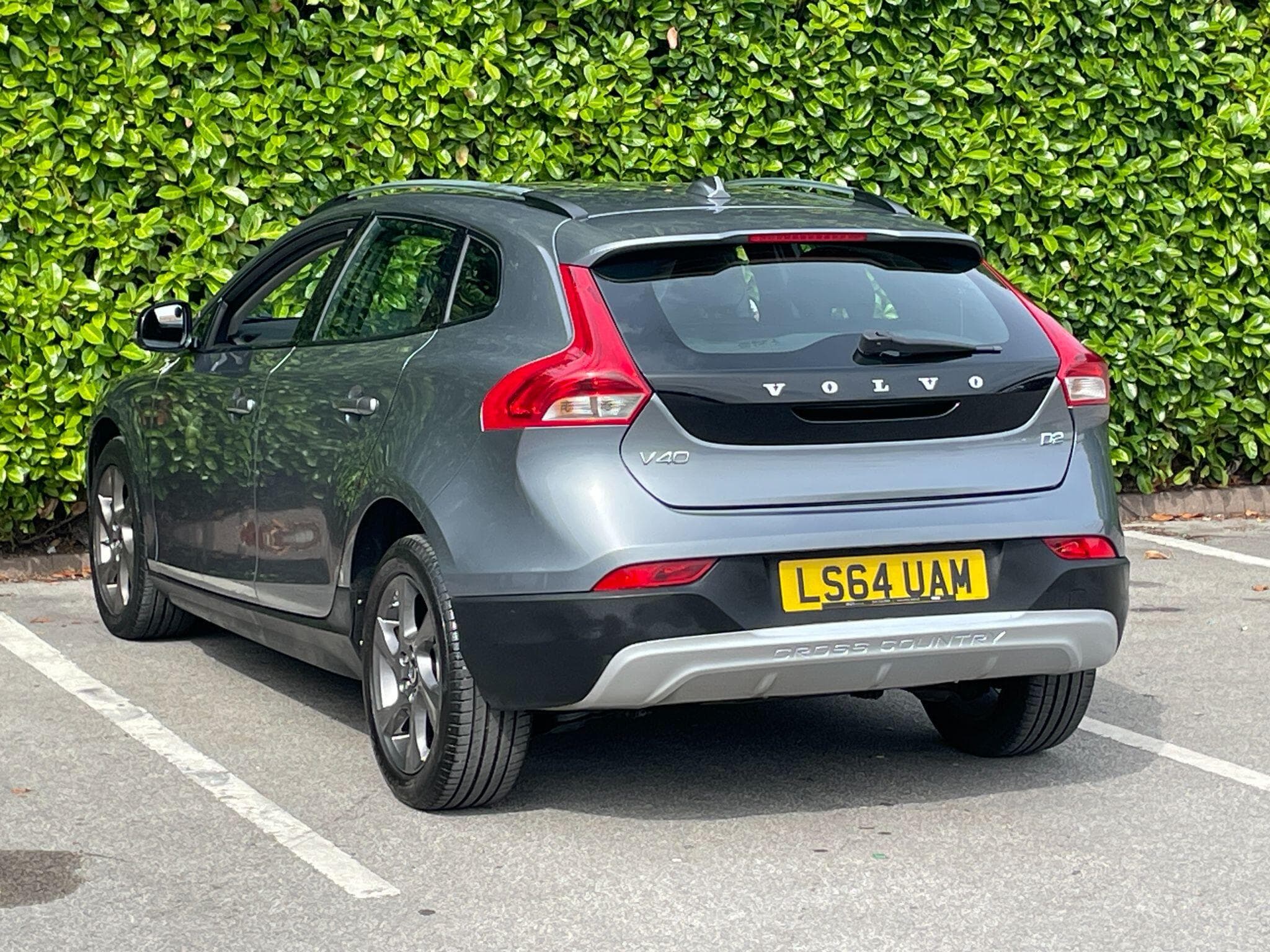 Volvo V40 Cross Country view 6