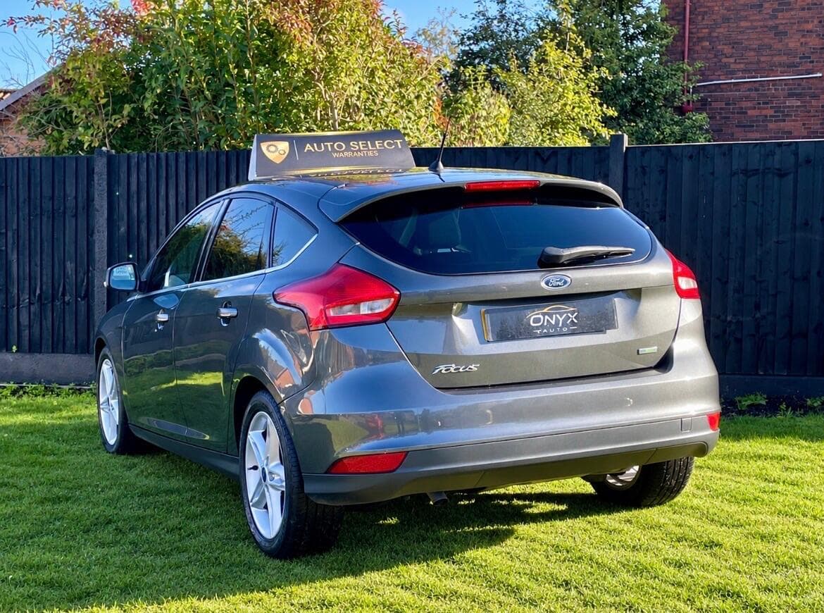 Ford Focus view 6
