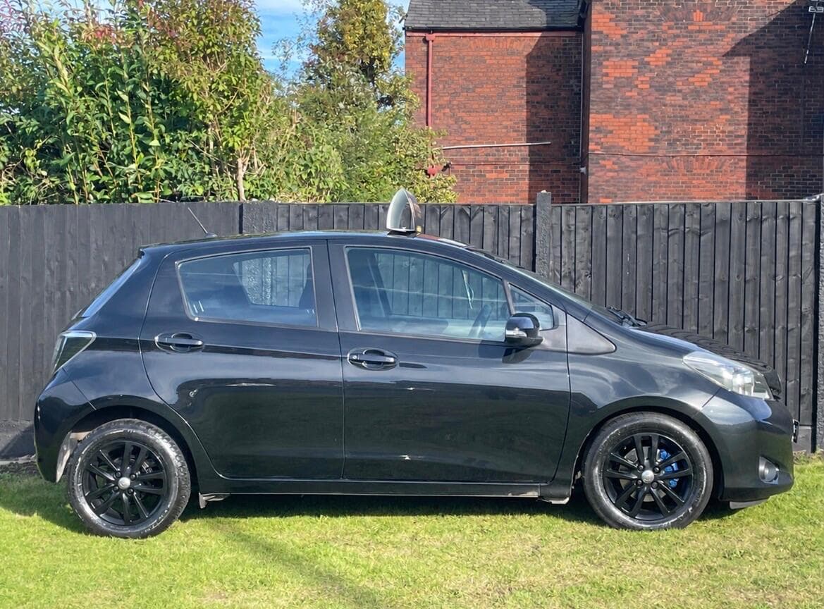 Toyota Yaris view 11