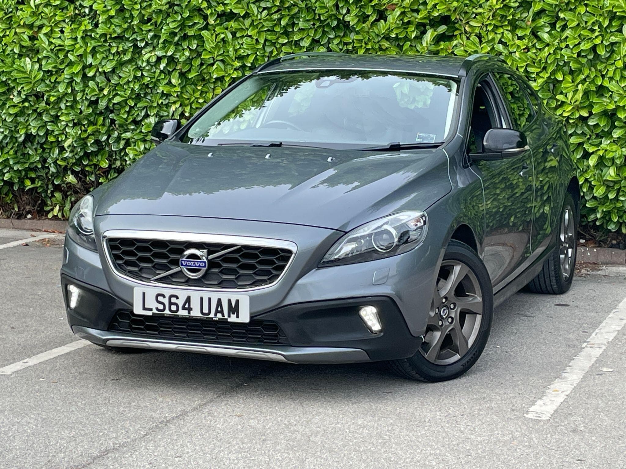Volvo V40 Cross Country view 4