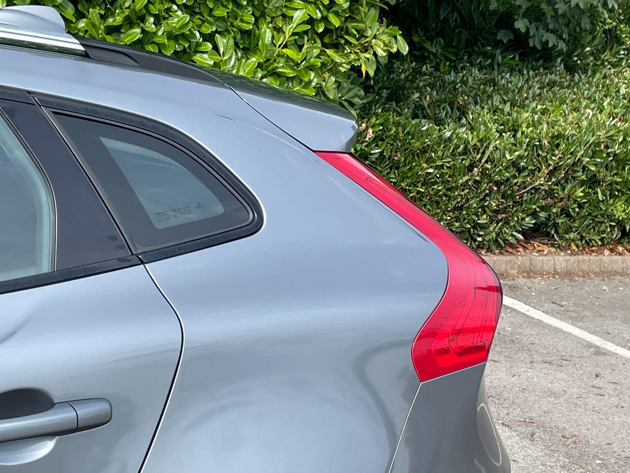 Volvo V40 Cross Country view 17