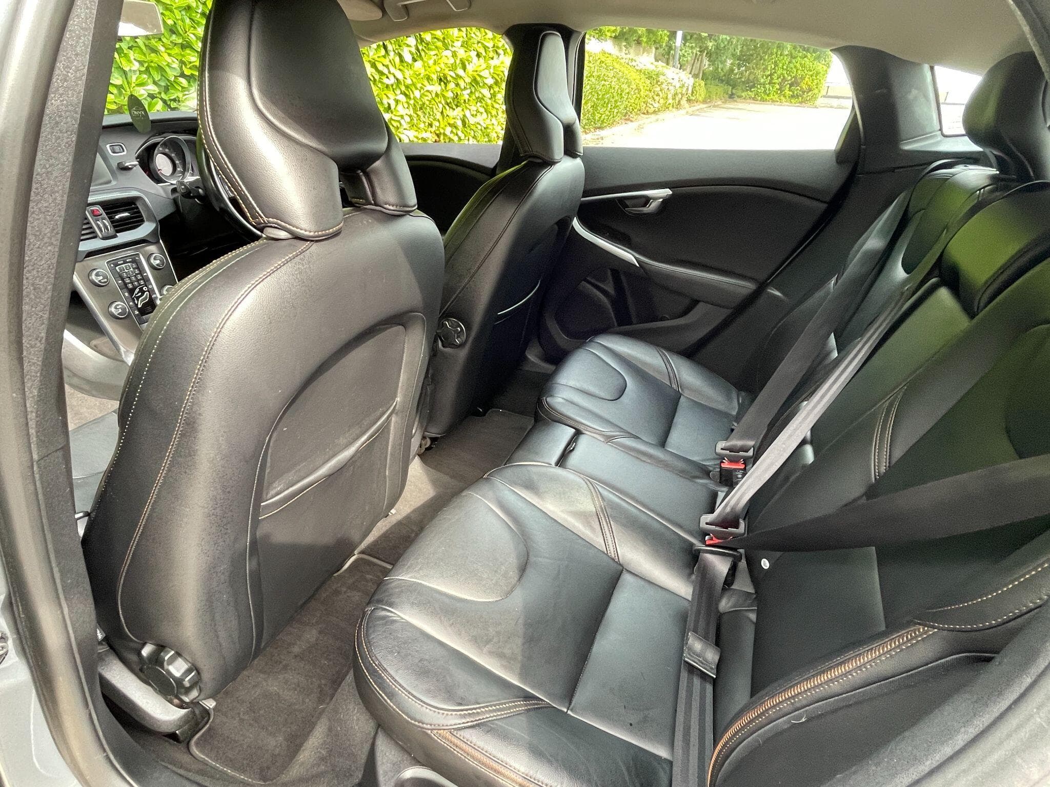 Volvo V40 Cross Country view 37