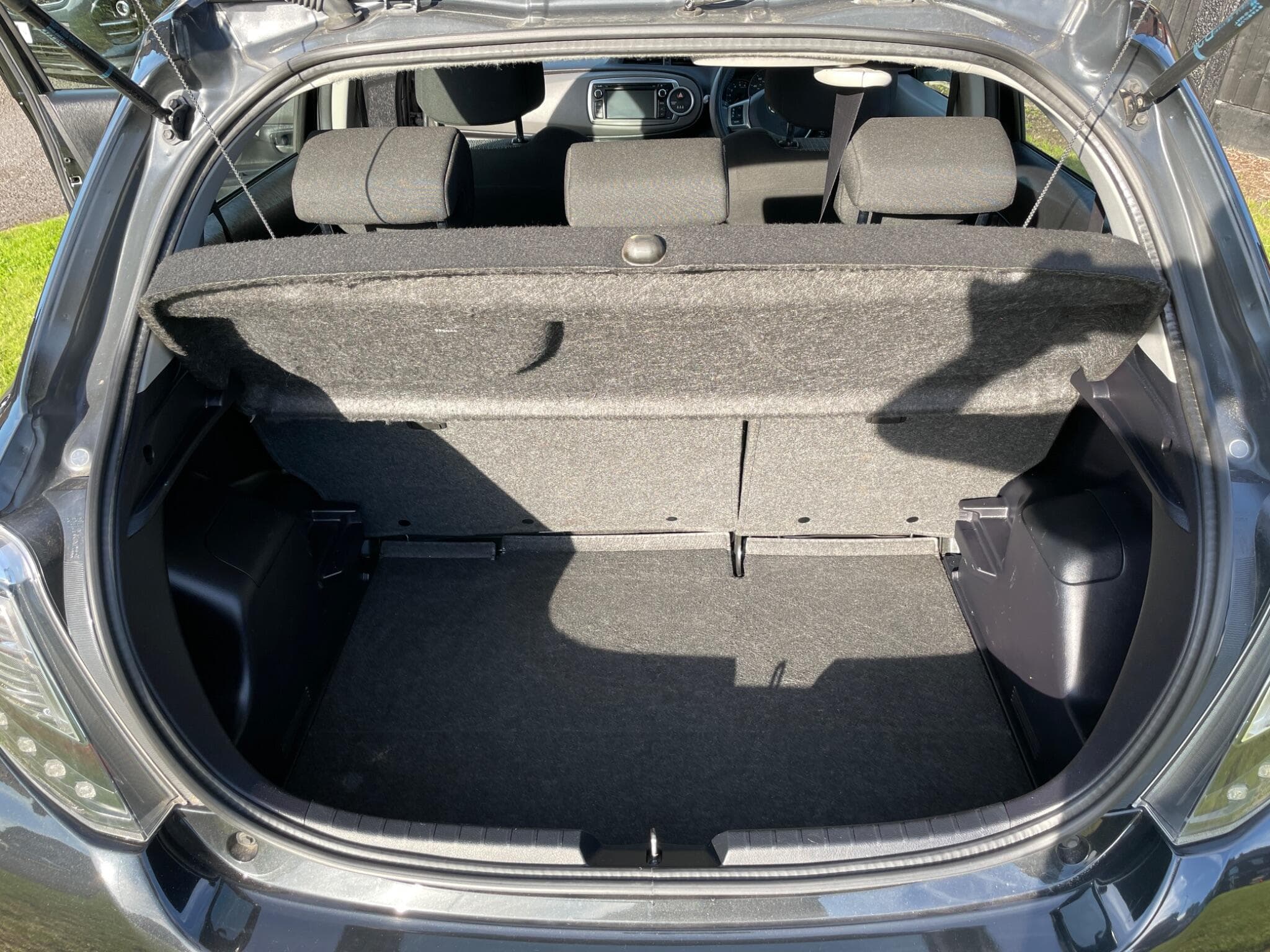 Toyota Yaris view 35