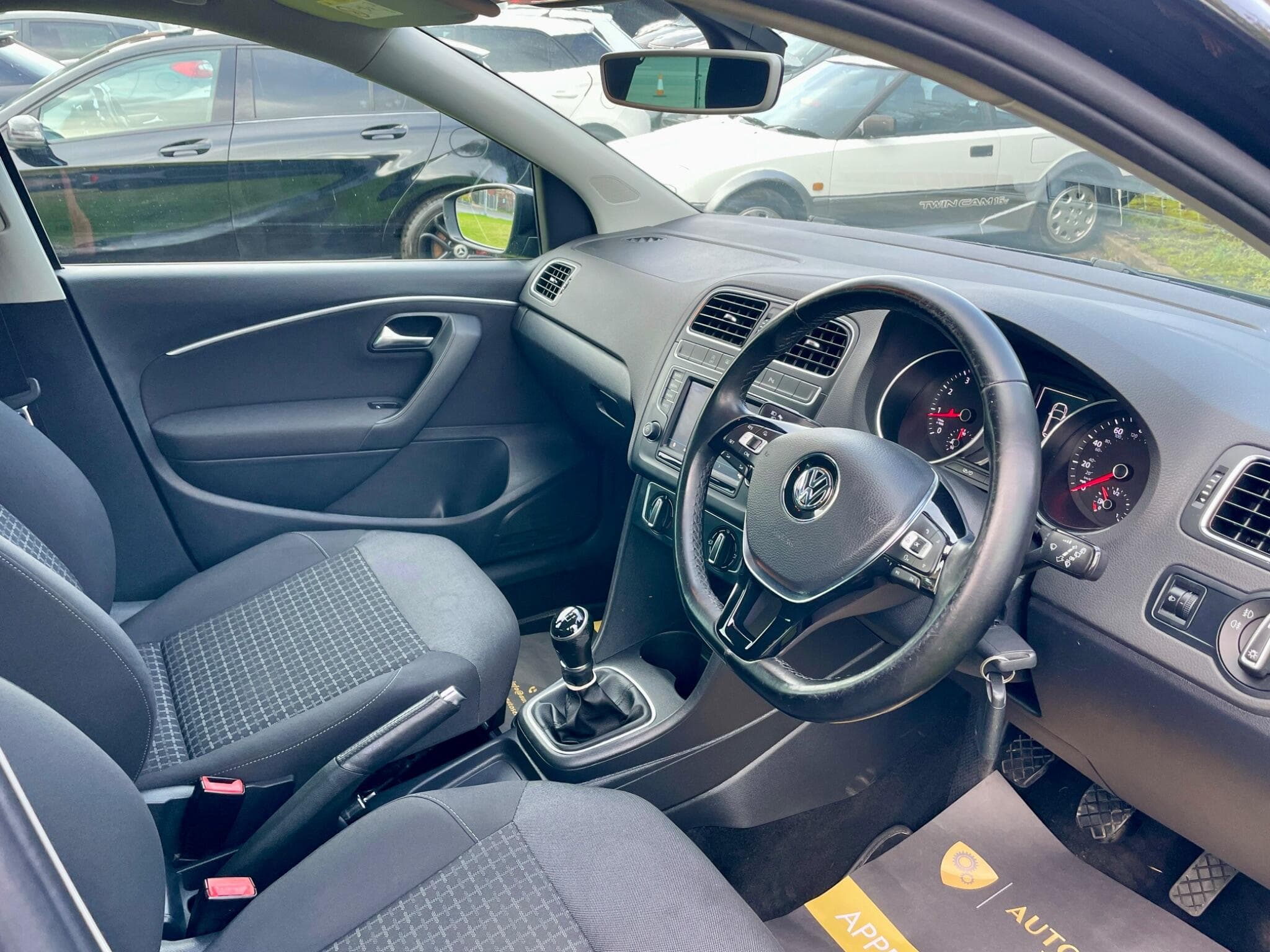 Volkswagen Polo view 19