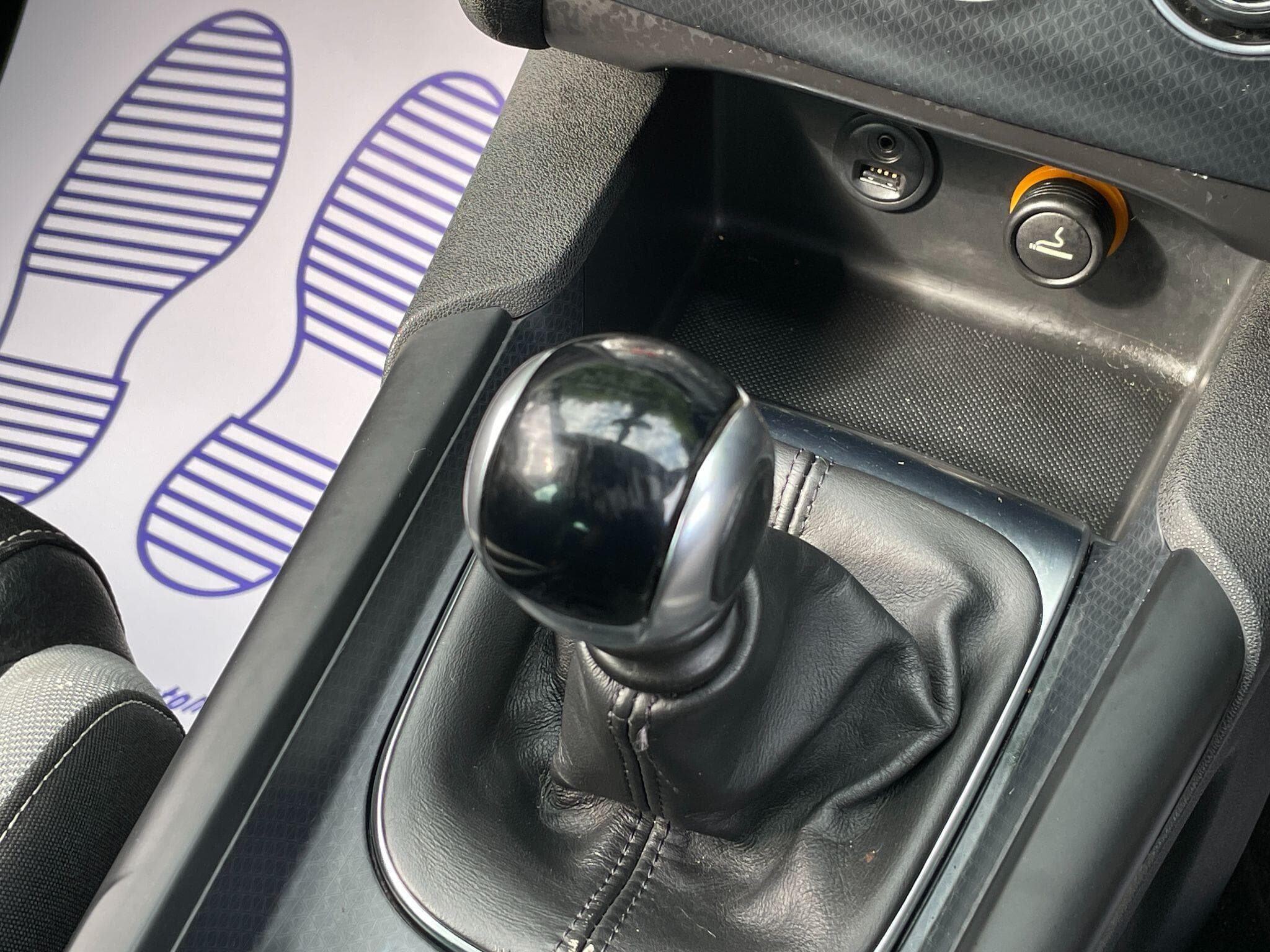 DS AUTOMOBILES DS 4 view 16