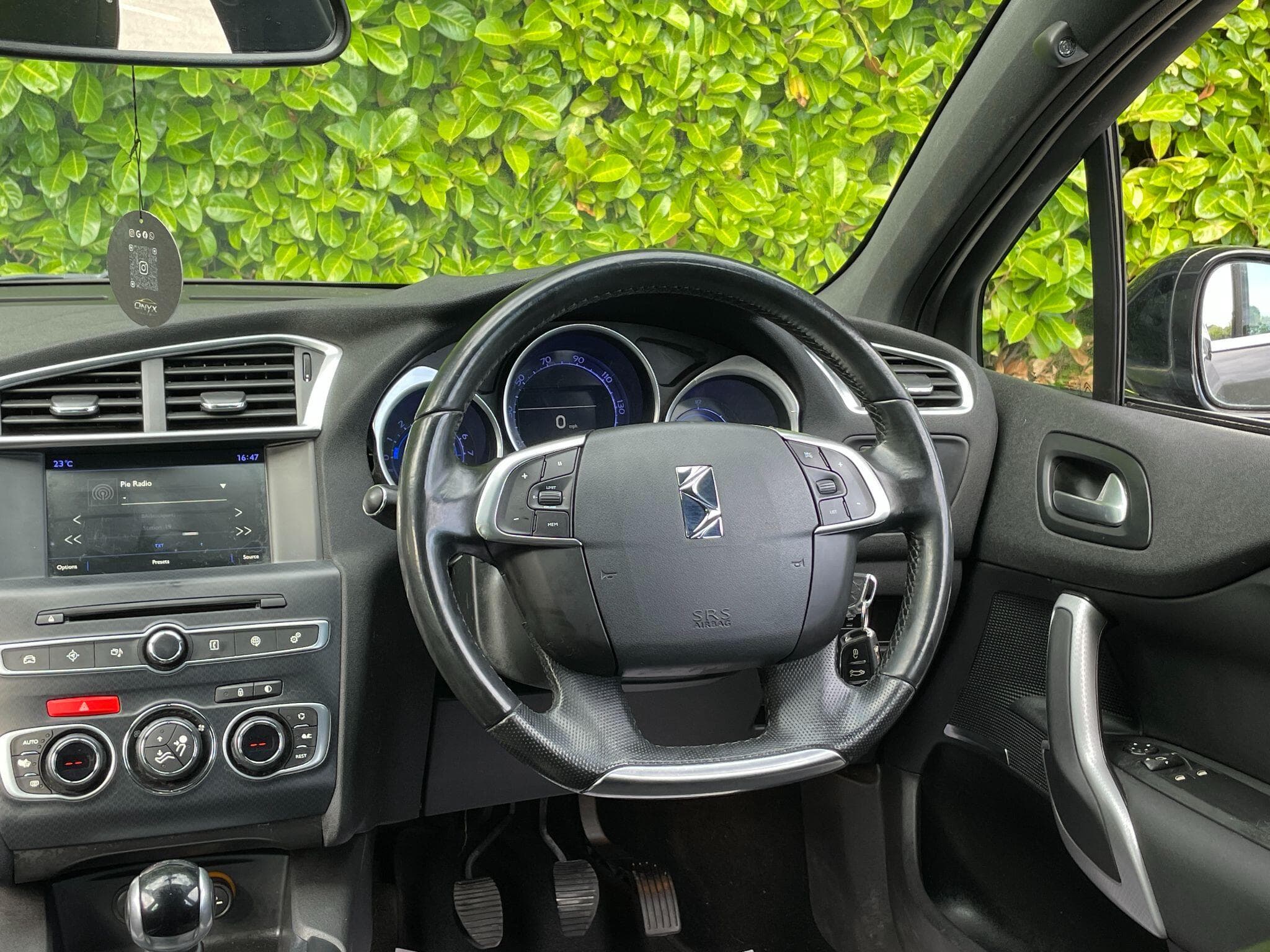 DS AUTOMOBILES DS 4 view 17