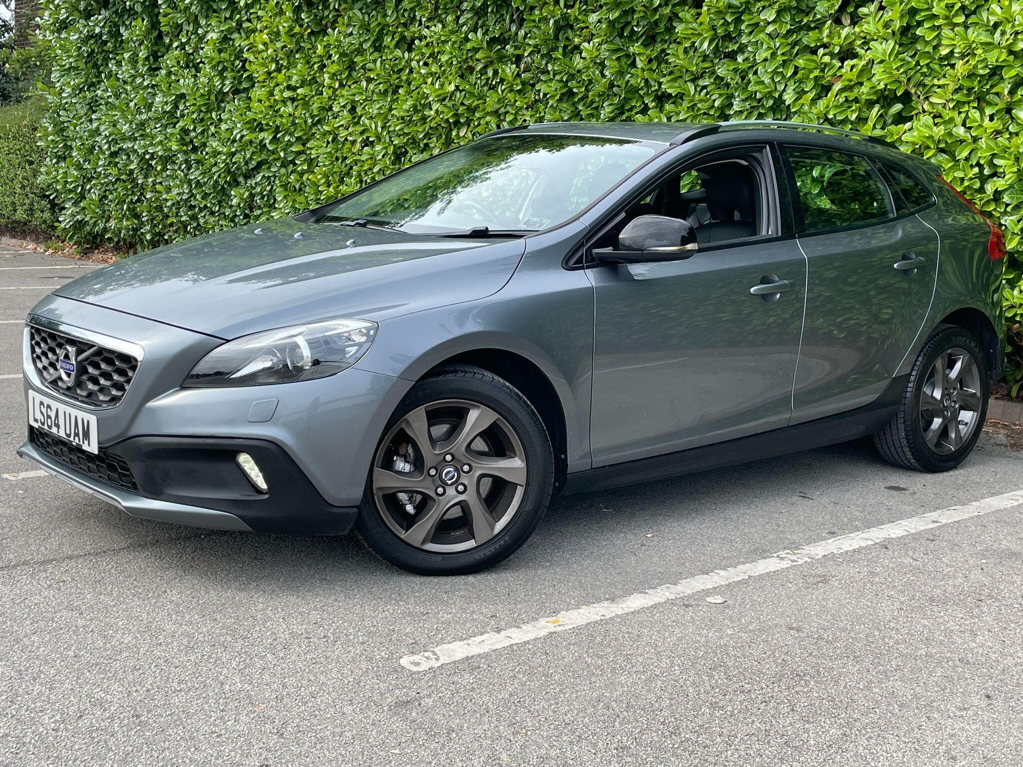 Volvo V40 Cross Country view 7