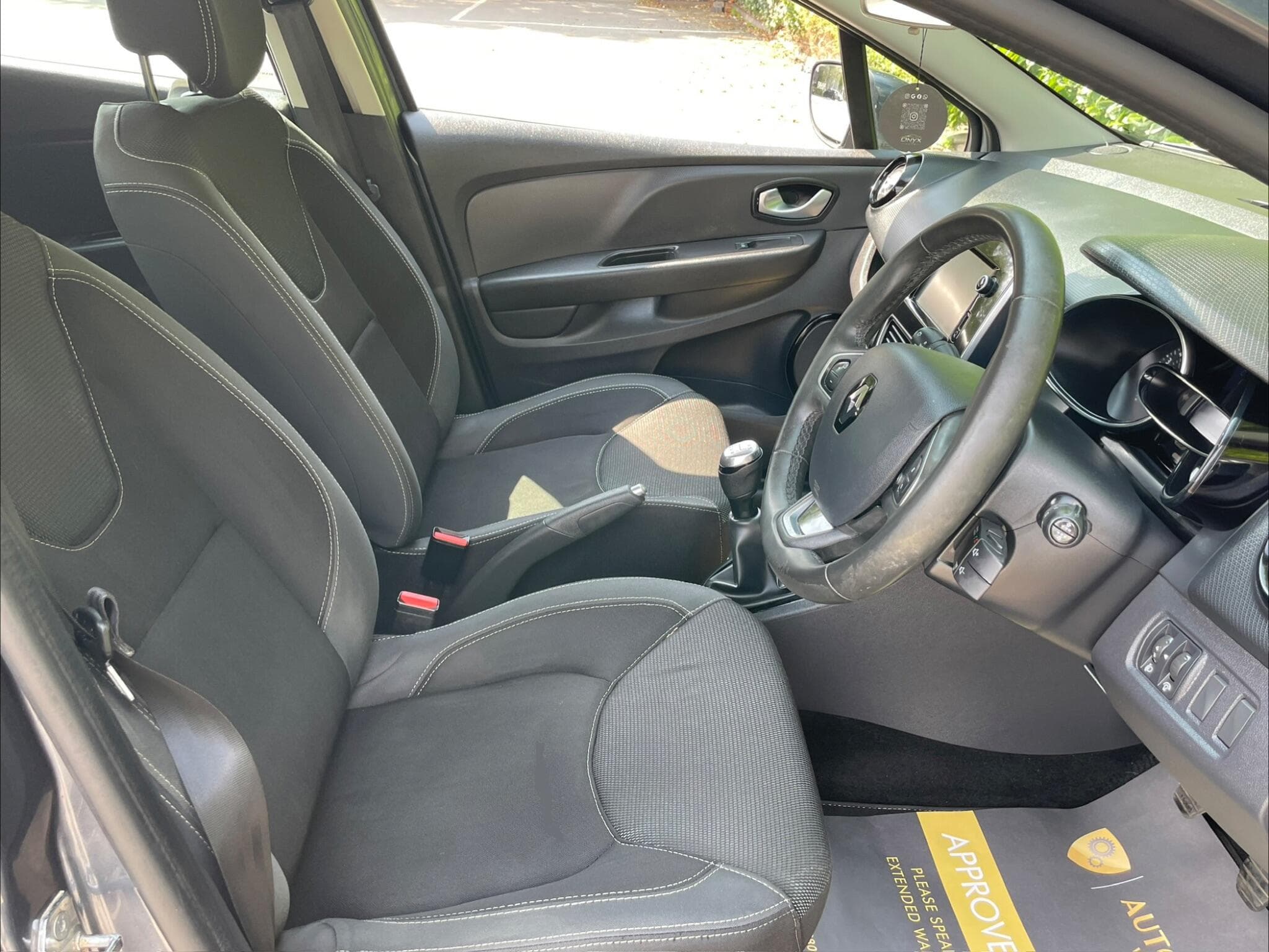 Renault Clio view 16