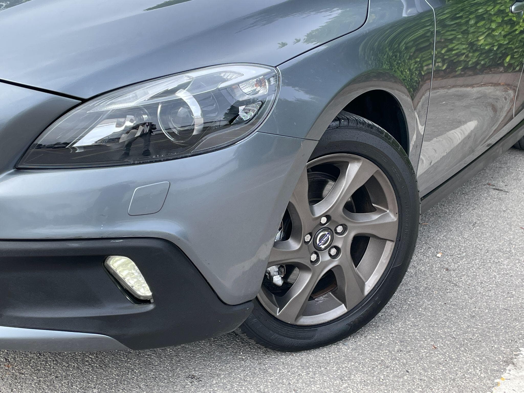 Volvo V40 Cross Country view 14