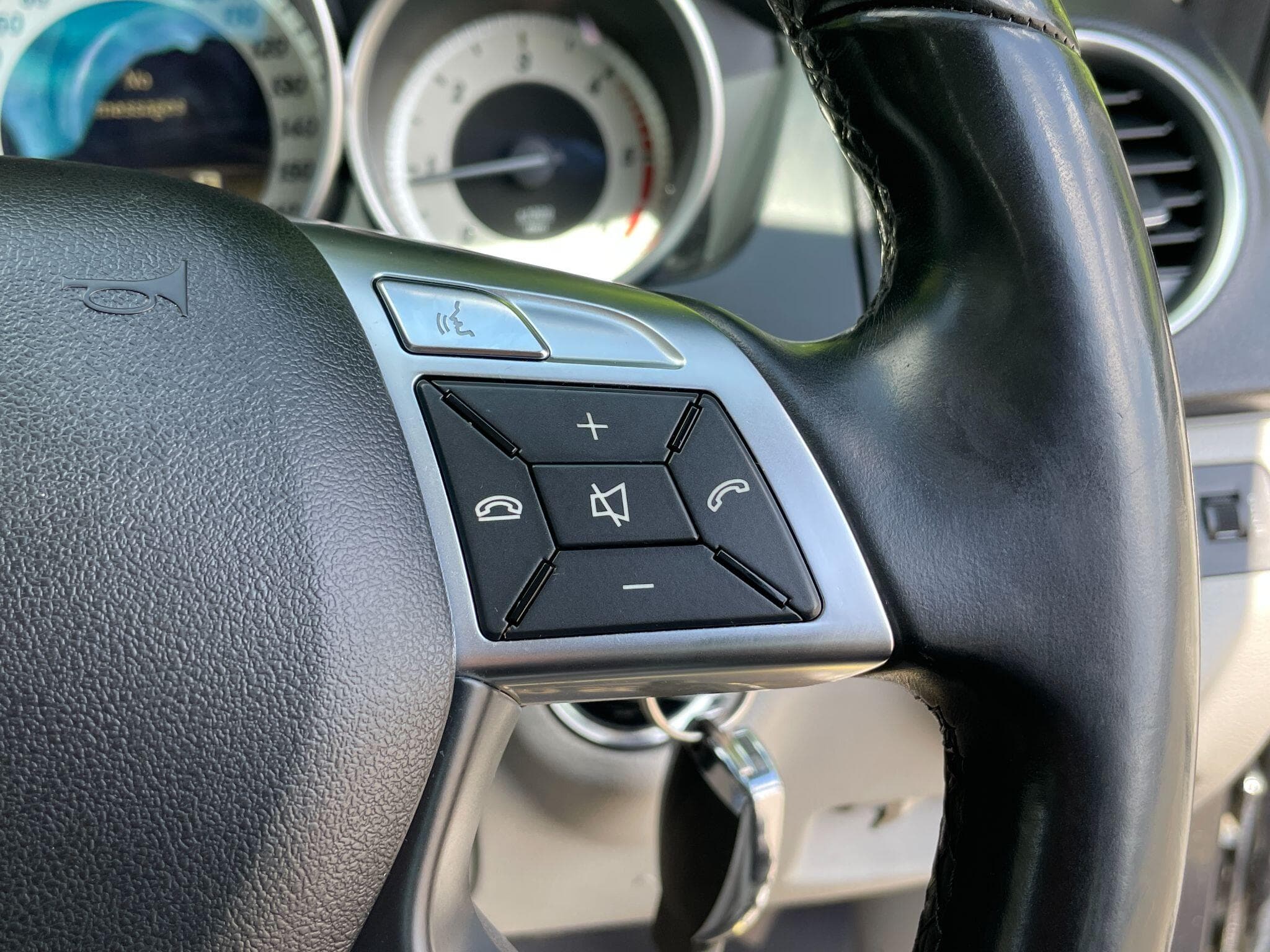 Mercedes-Benz C Class view 18