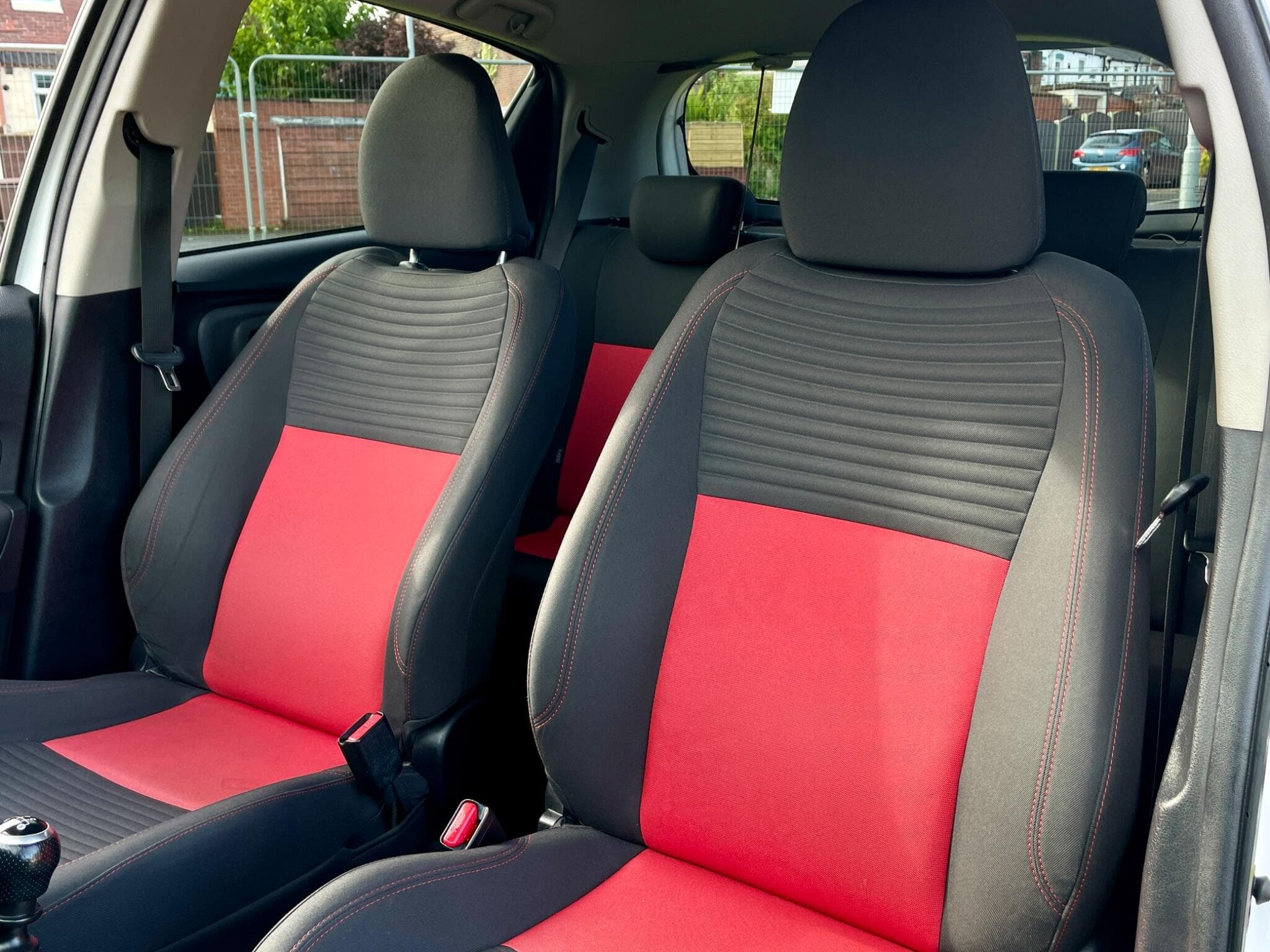 Toyota Yaris view 23