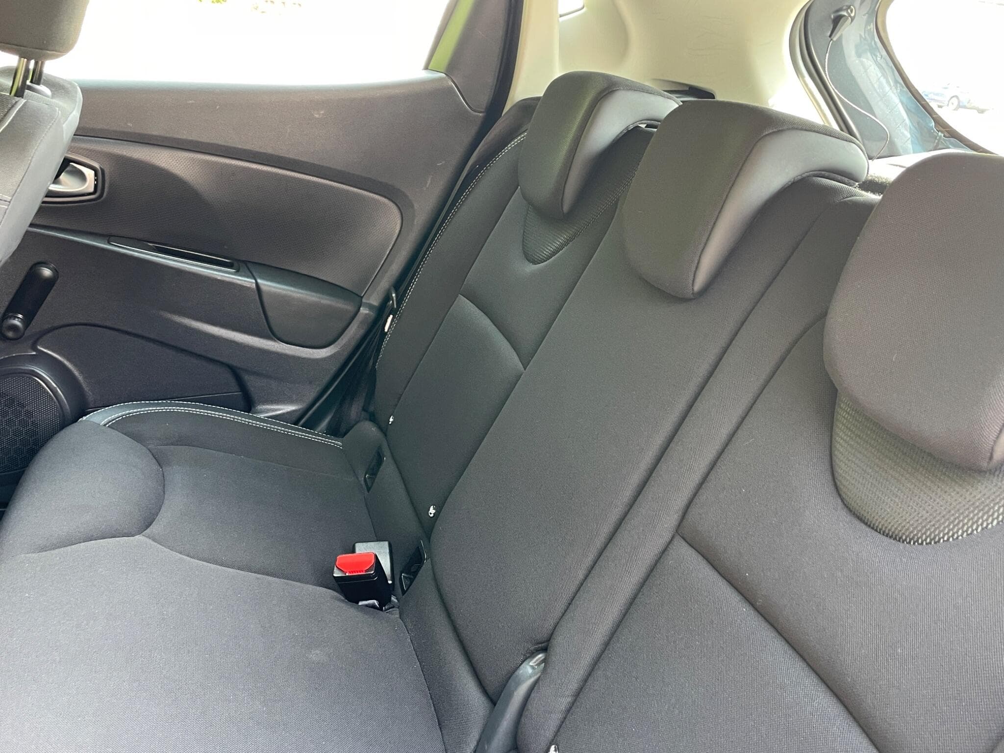Renault Clio view 18