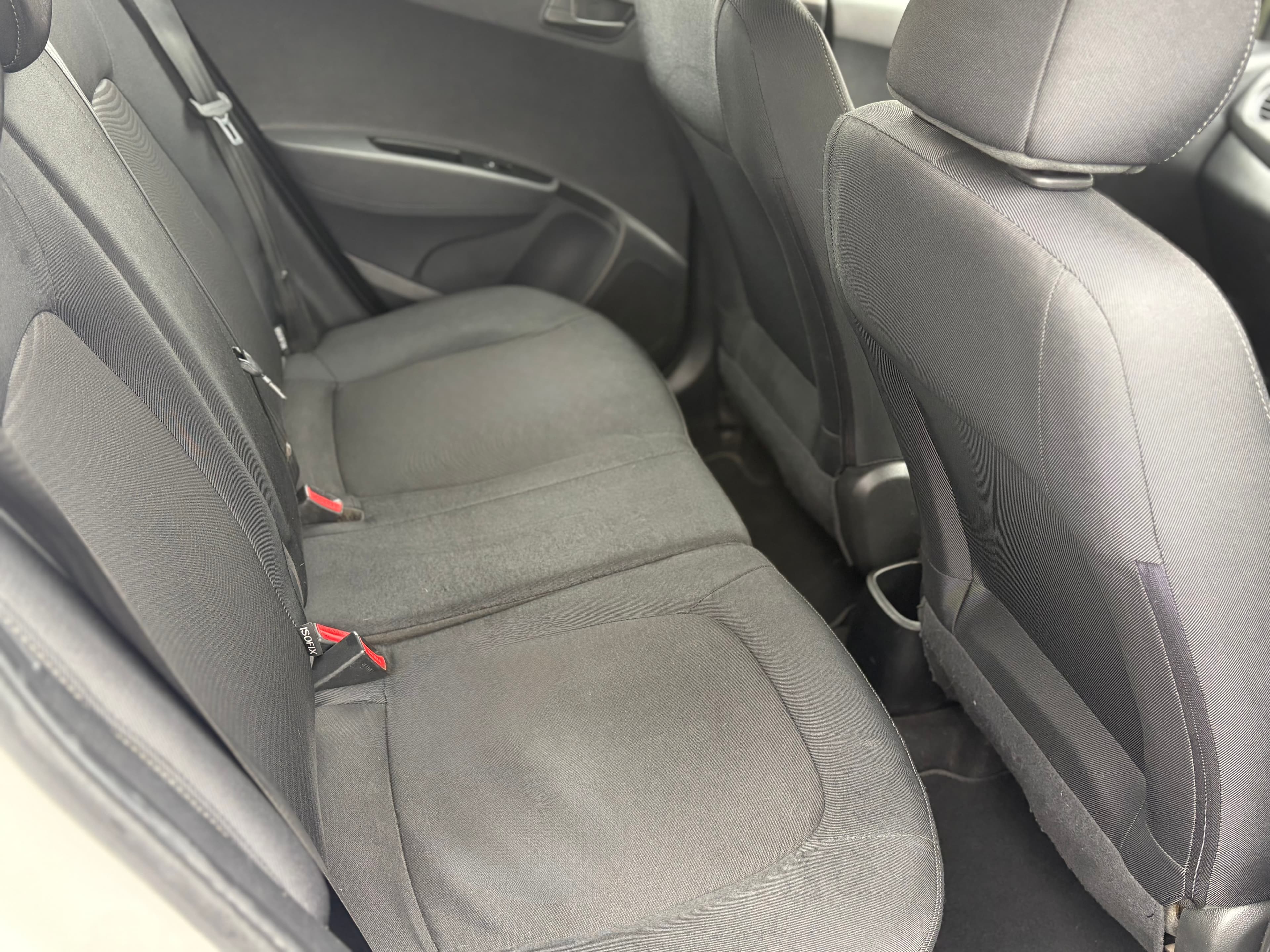 HYUNDAI i10 SE view 34