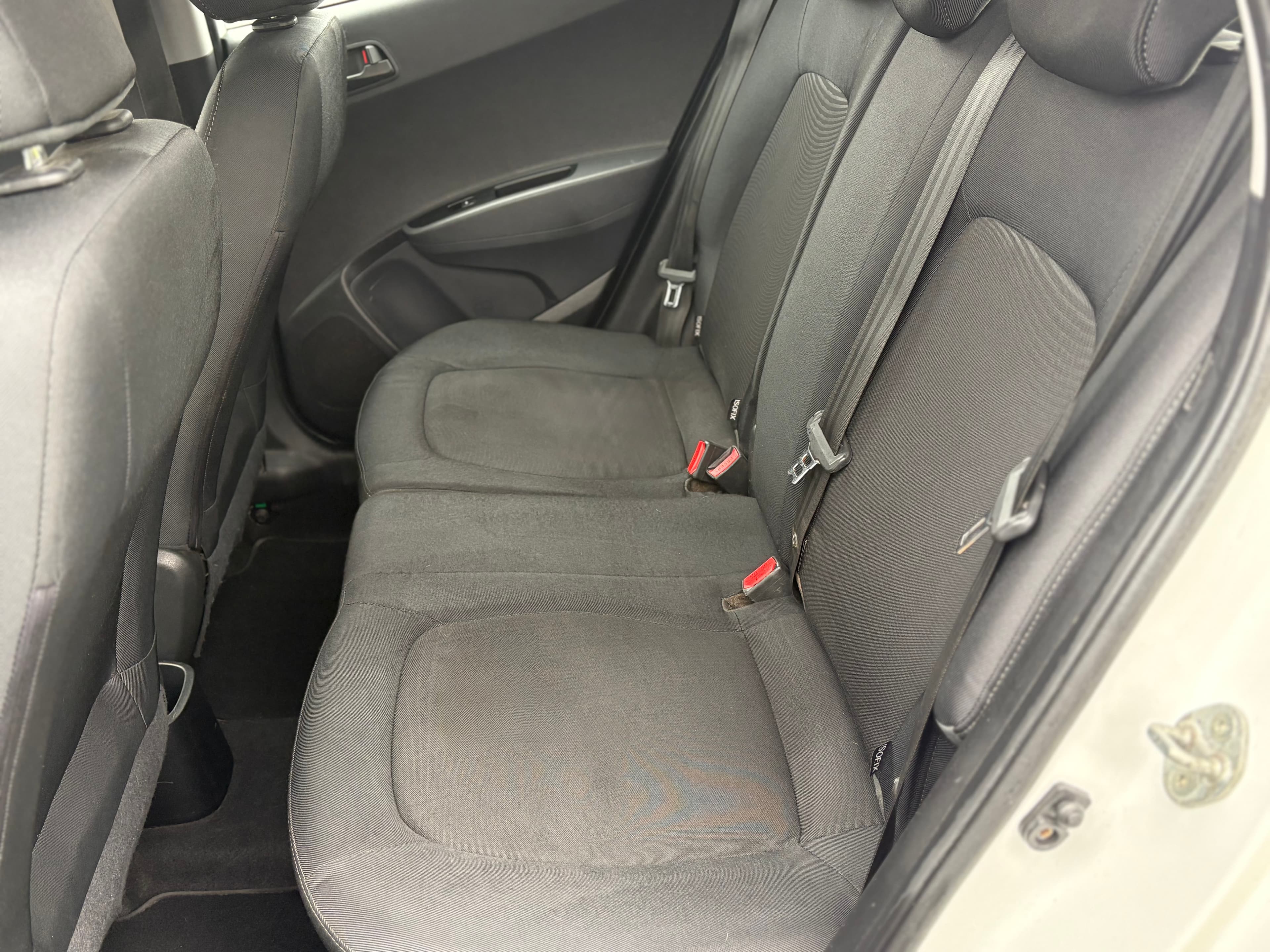 HYUNDAI i10 SE view 37