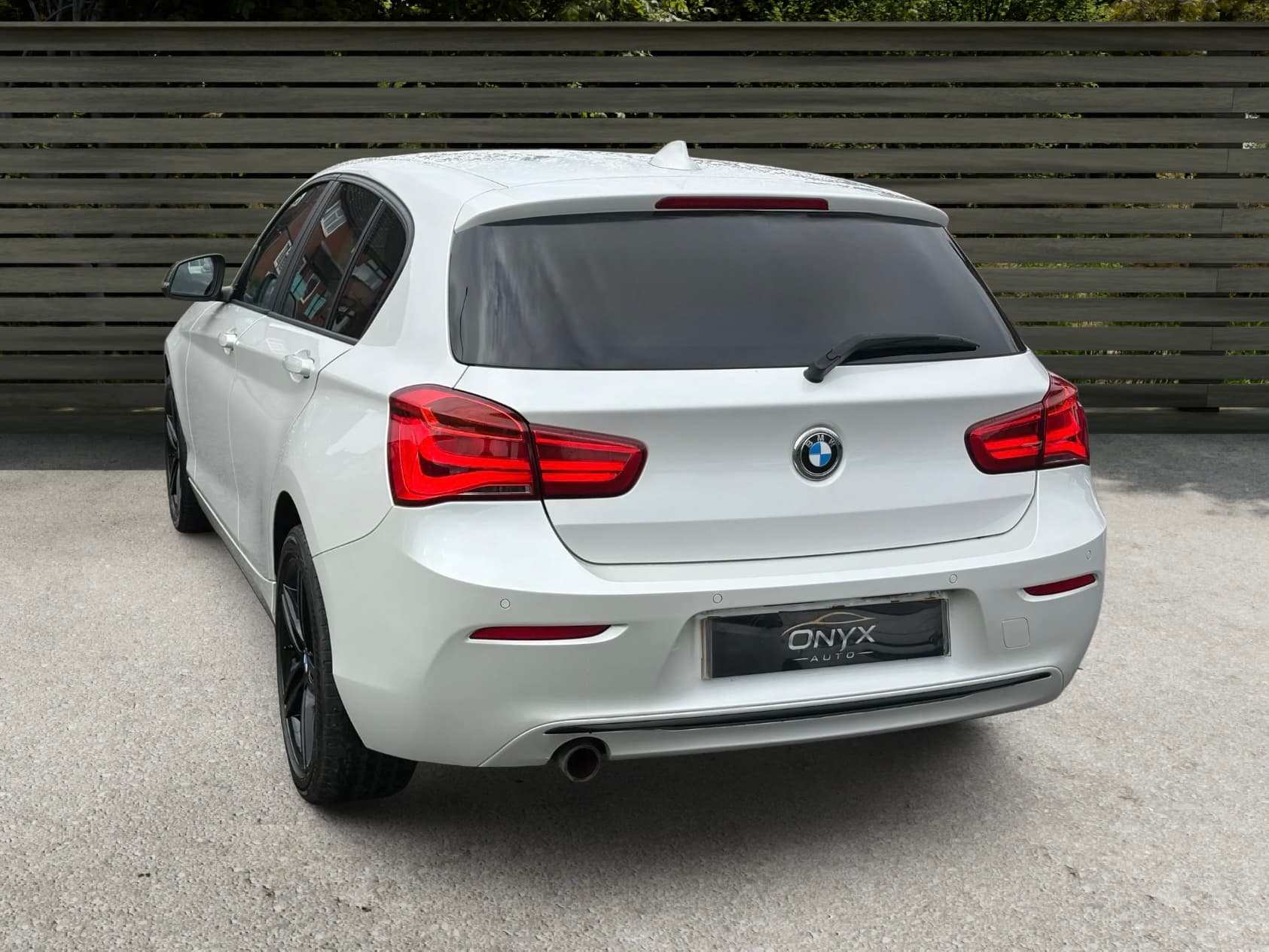 BMW 1 Series 118d Sport view 7