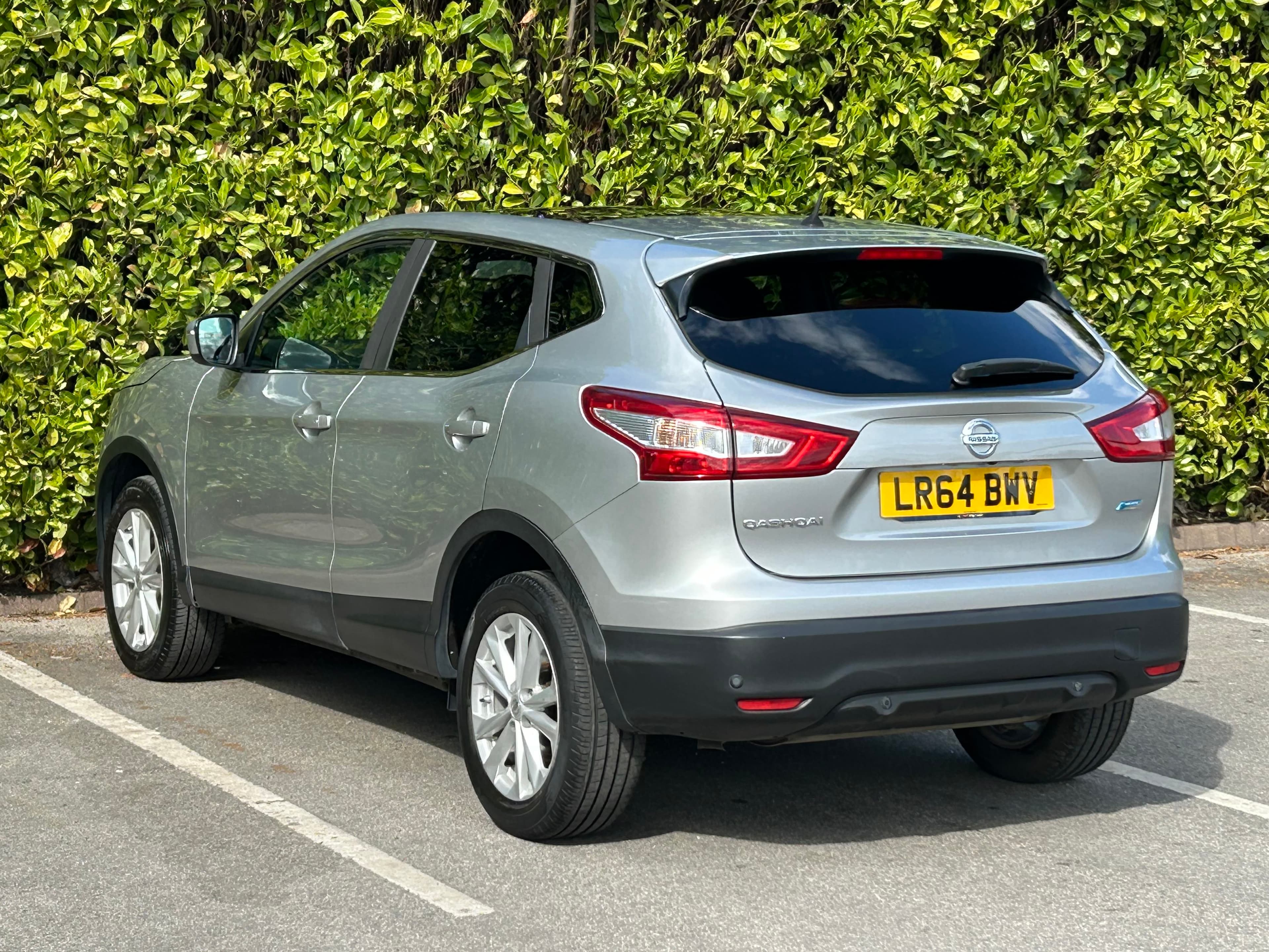 NISSAN Qashqai dCi Acenta Premium view 5