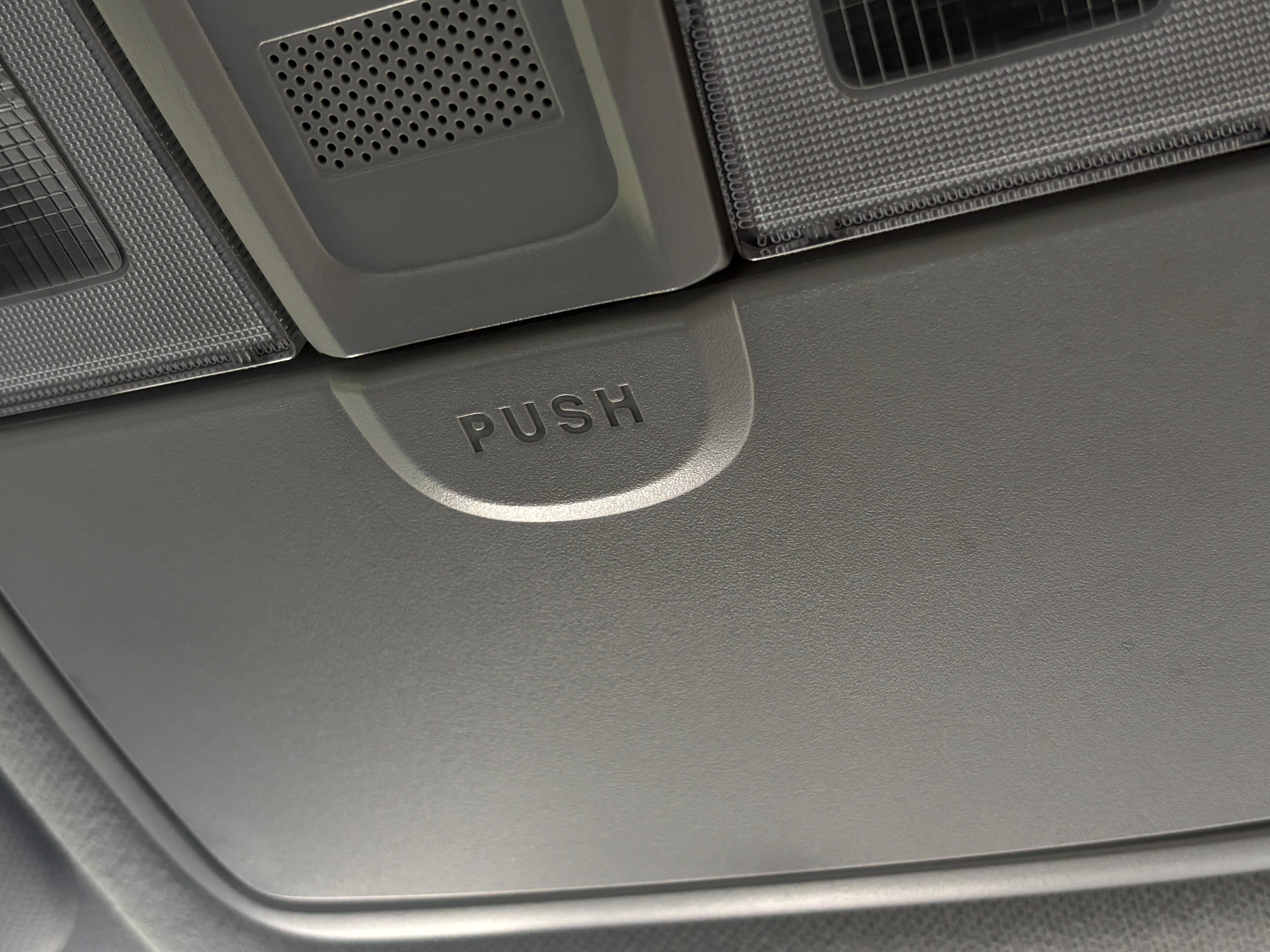 HYUNDAI I20 PREMIUM view 21
