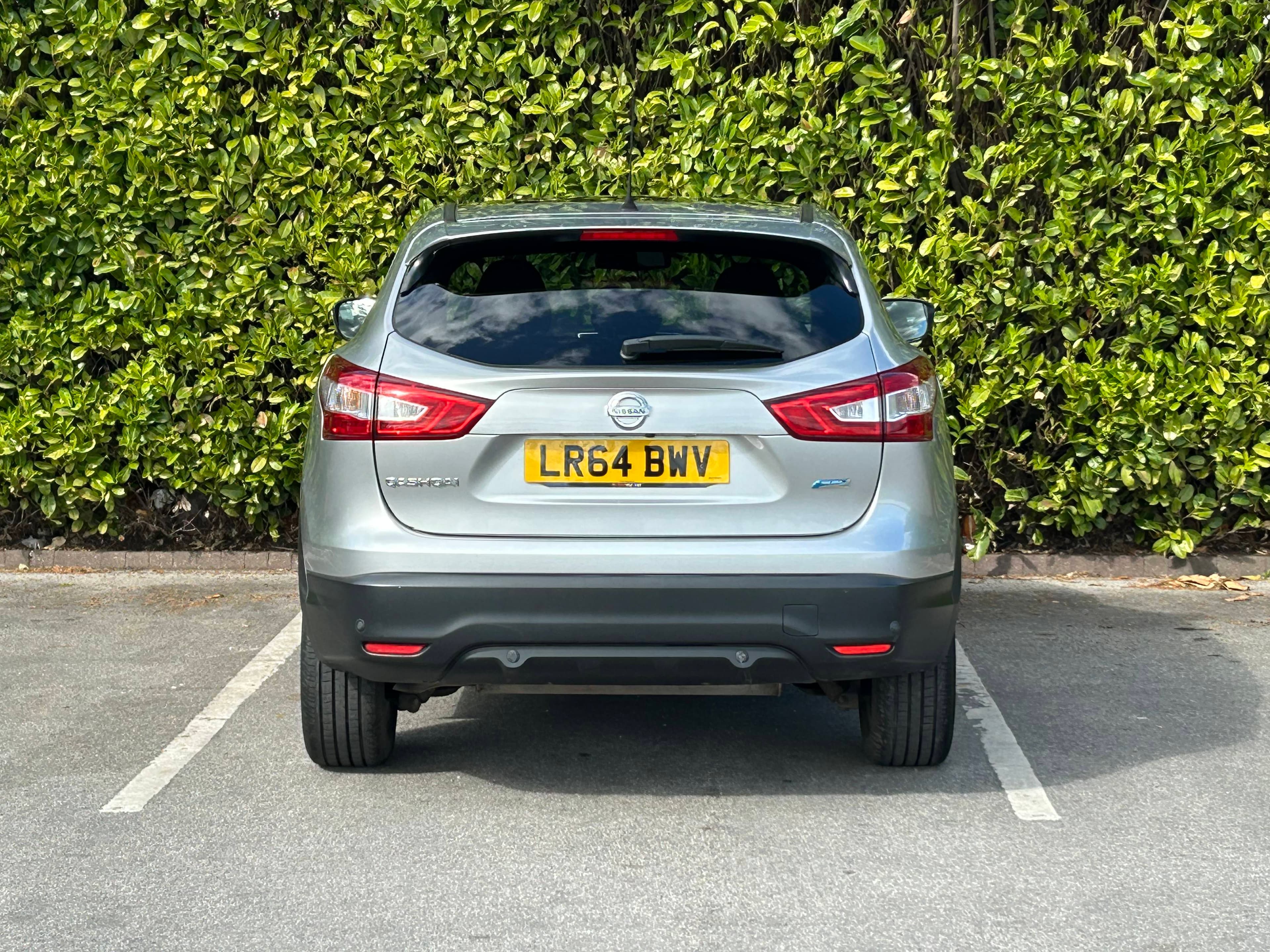 NISSAN Qashqai dCi Acenta Premium view 6