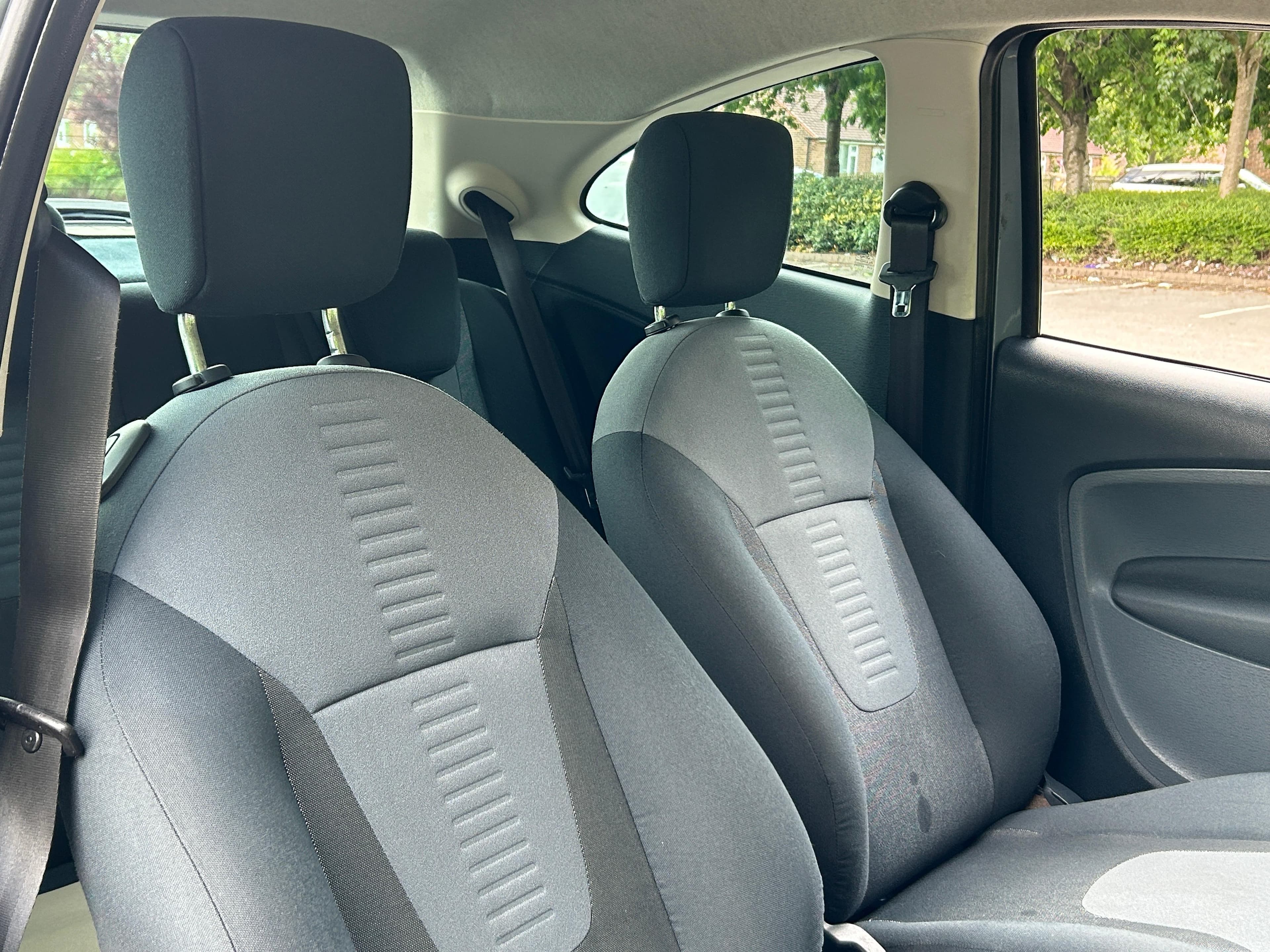 FORD KA ZETEC view 16