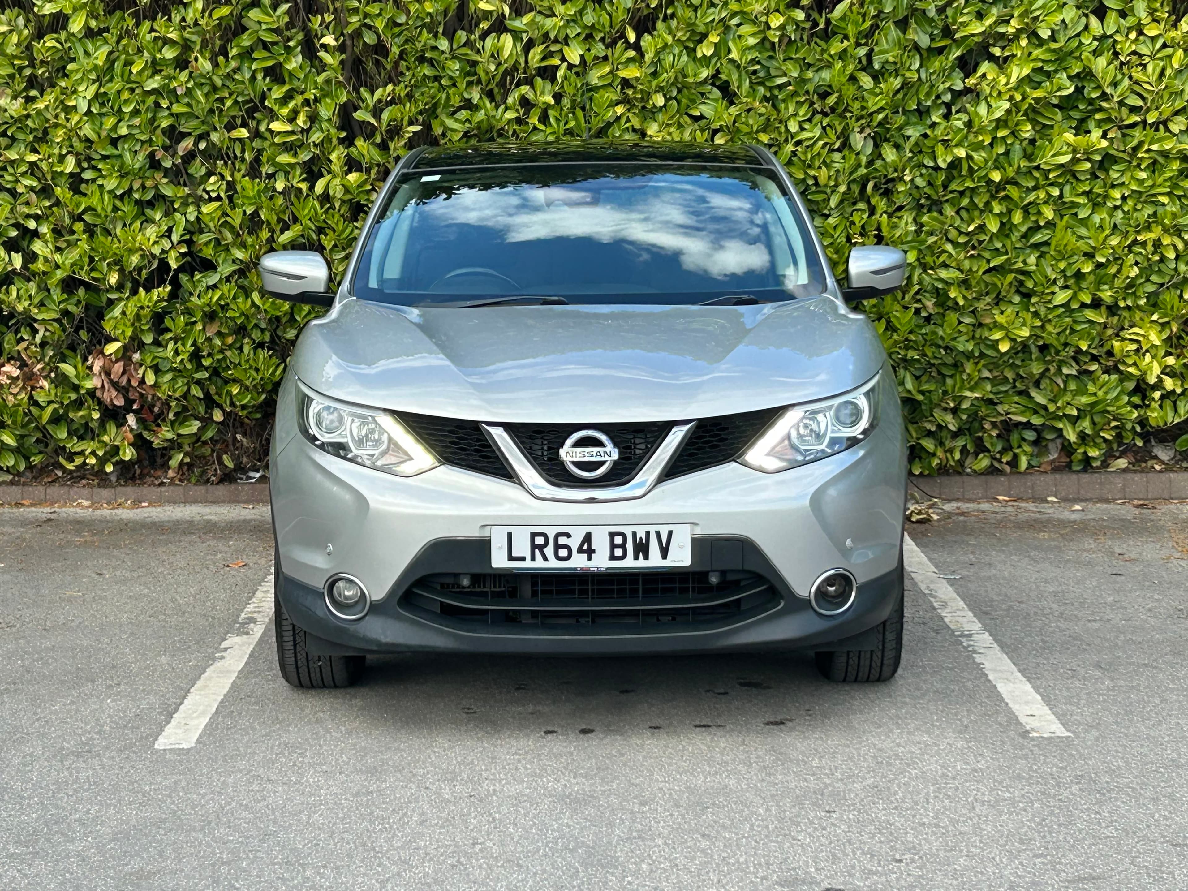 NISSAN Qashqai dCi Acenta Premium view 2