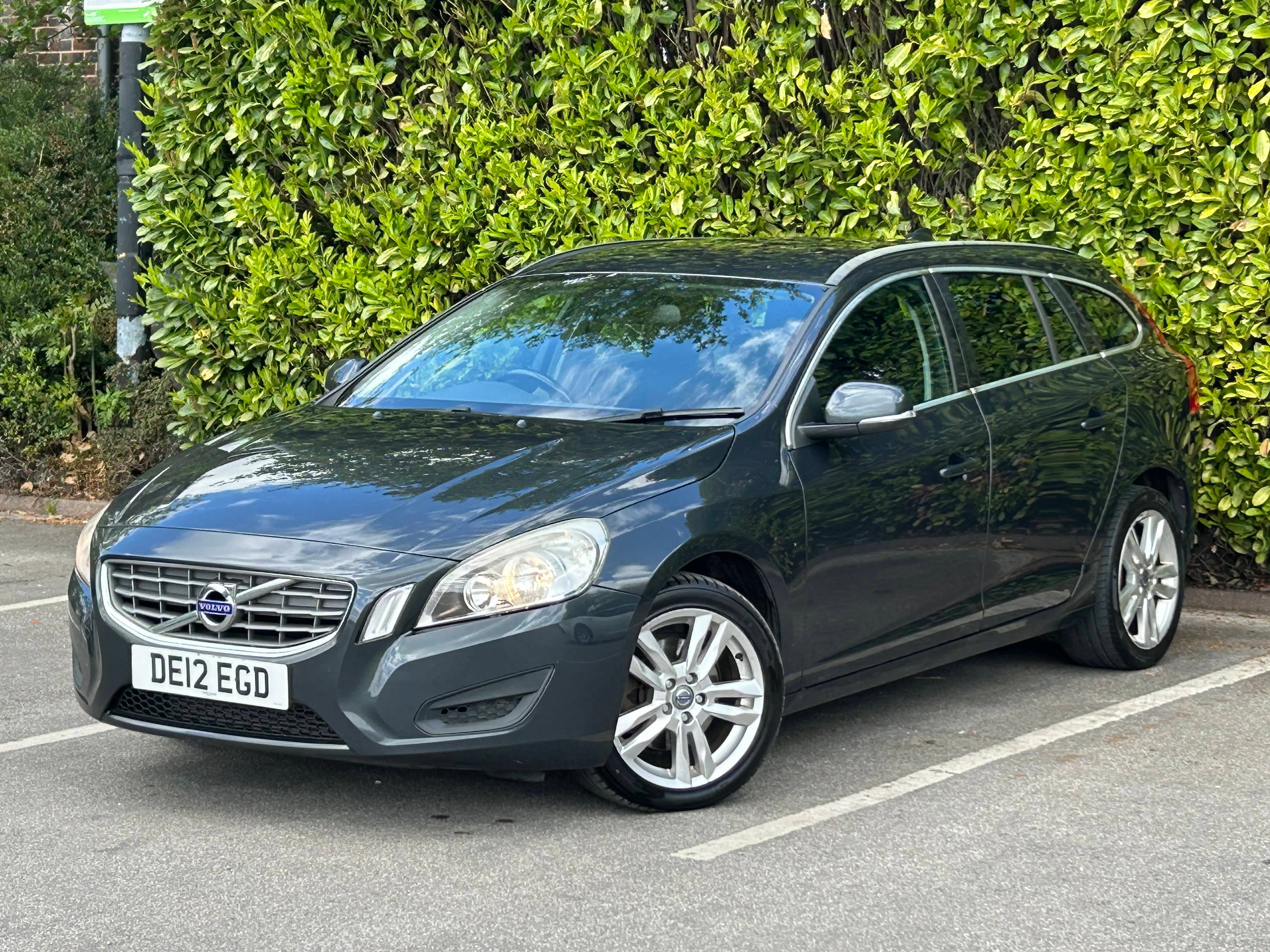 VOLVO V60 DRIVe SE view 3